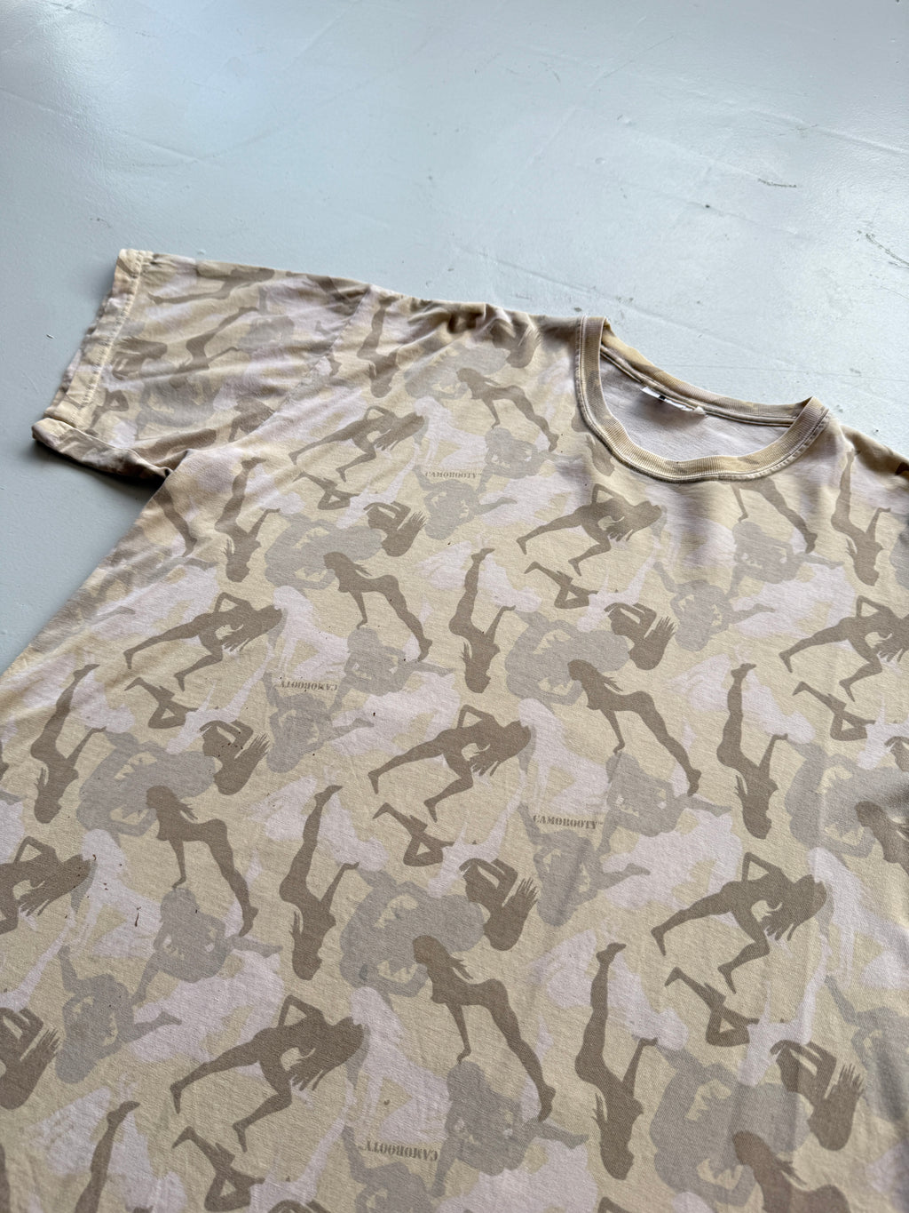 Camo Novelty Nude Silhouette 00's Camouflage T-Shirt - XL
