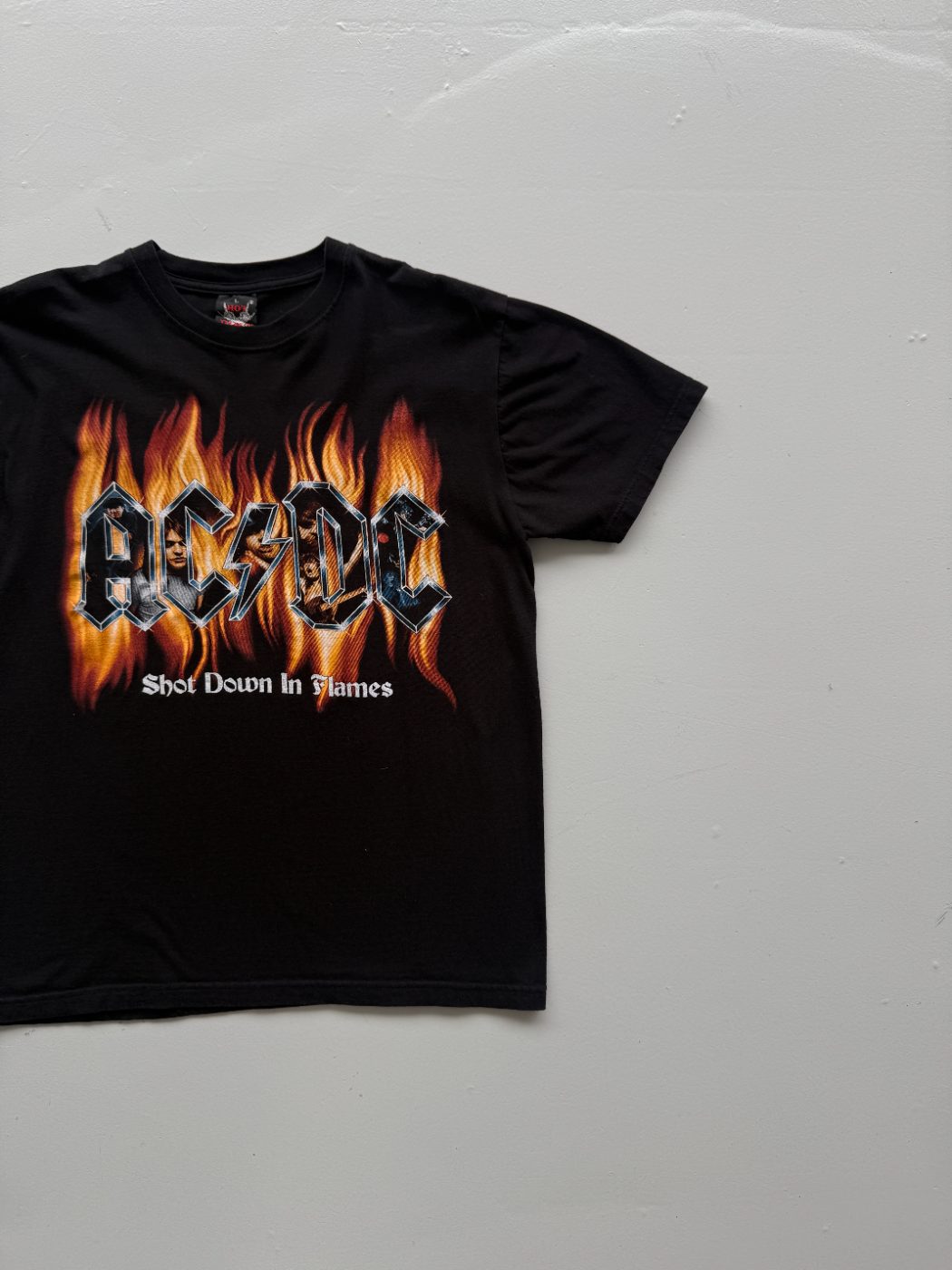 AC/DC Shot Down In Flames Hot Rock Vintage Graphic Band T-Shirt - Large
