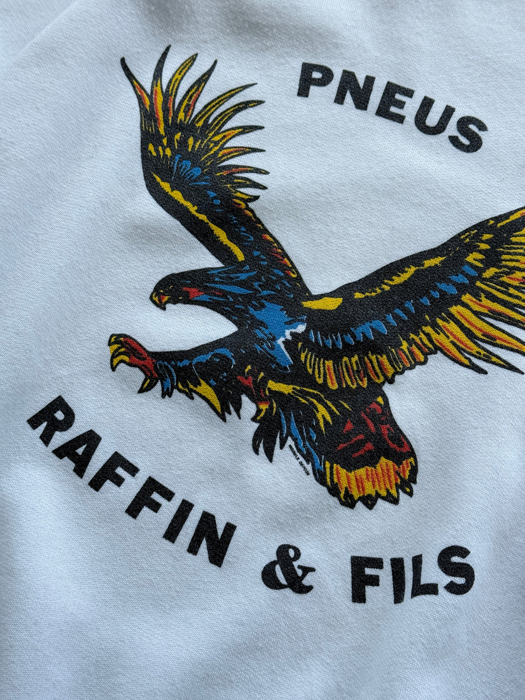 White Eagle 90's Vintage Animal Graphic Sweatshirt Graphic - Large