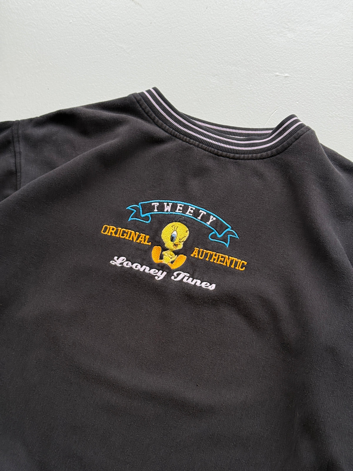 Looney Tunes Tweety Original Authentic Y2K Vintage Sweatshirt - Medium