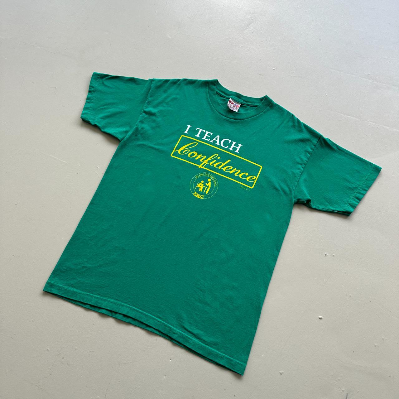 Green 'I Teach Confidence' Slogan 90s Vintage T-shirt - XL