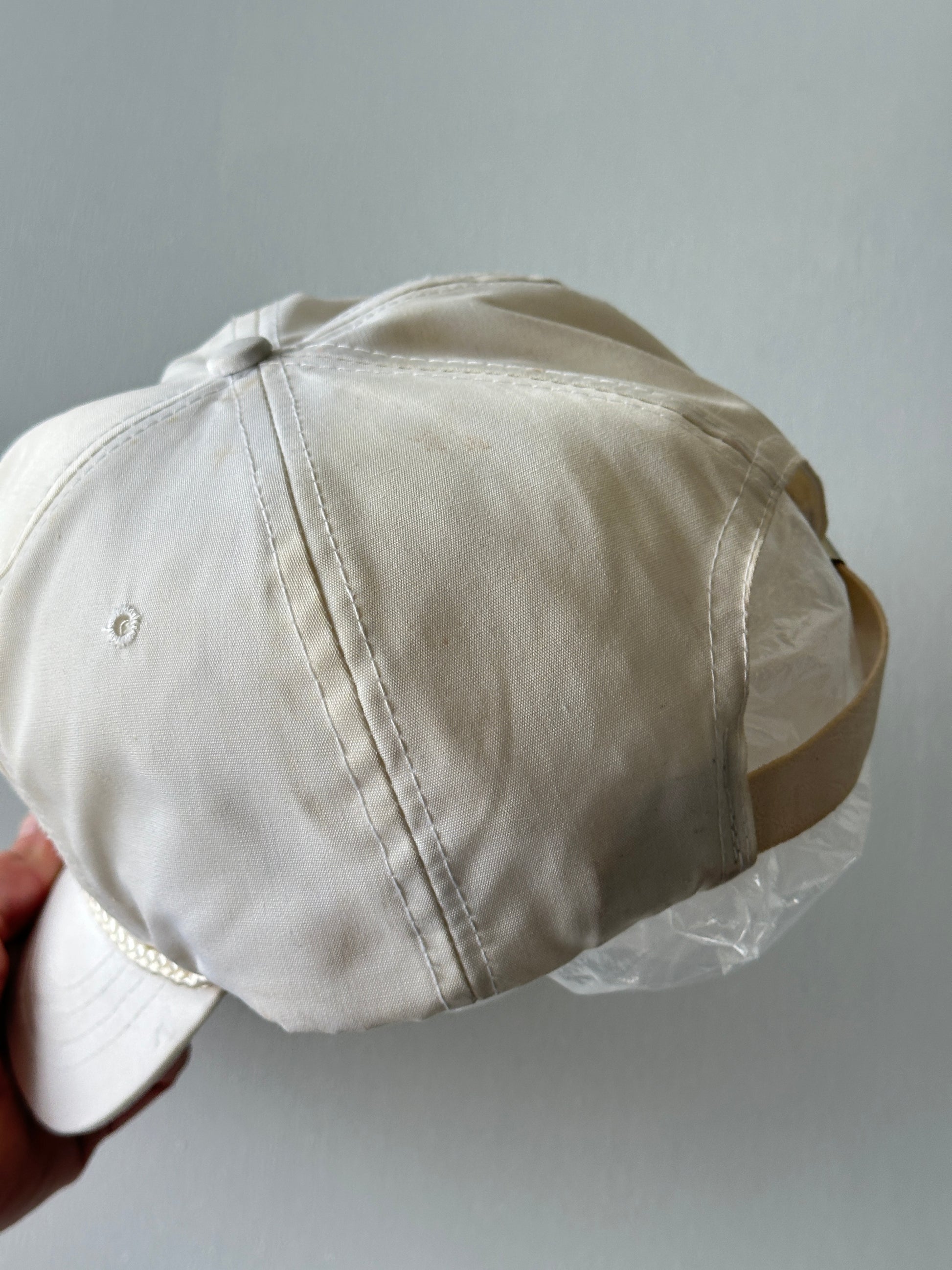 White Waikoloa 90's Vintage SnapBack Trucker Cap