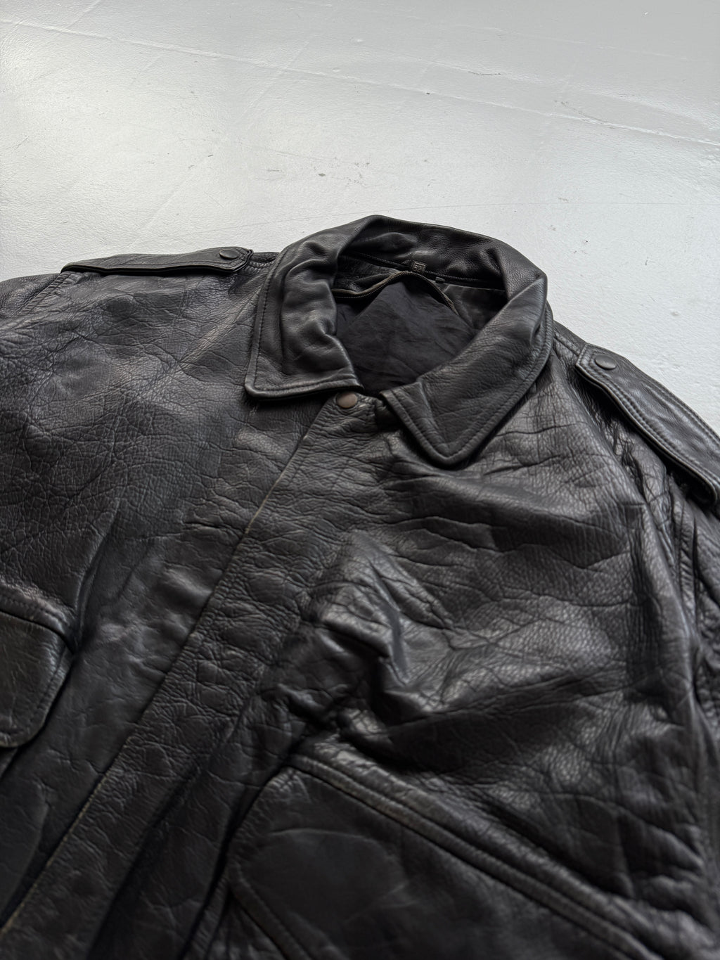 Black A2 Leather Vintage Aviation 90s Bomber Jacket - Large