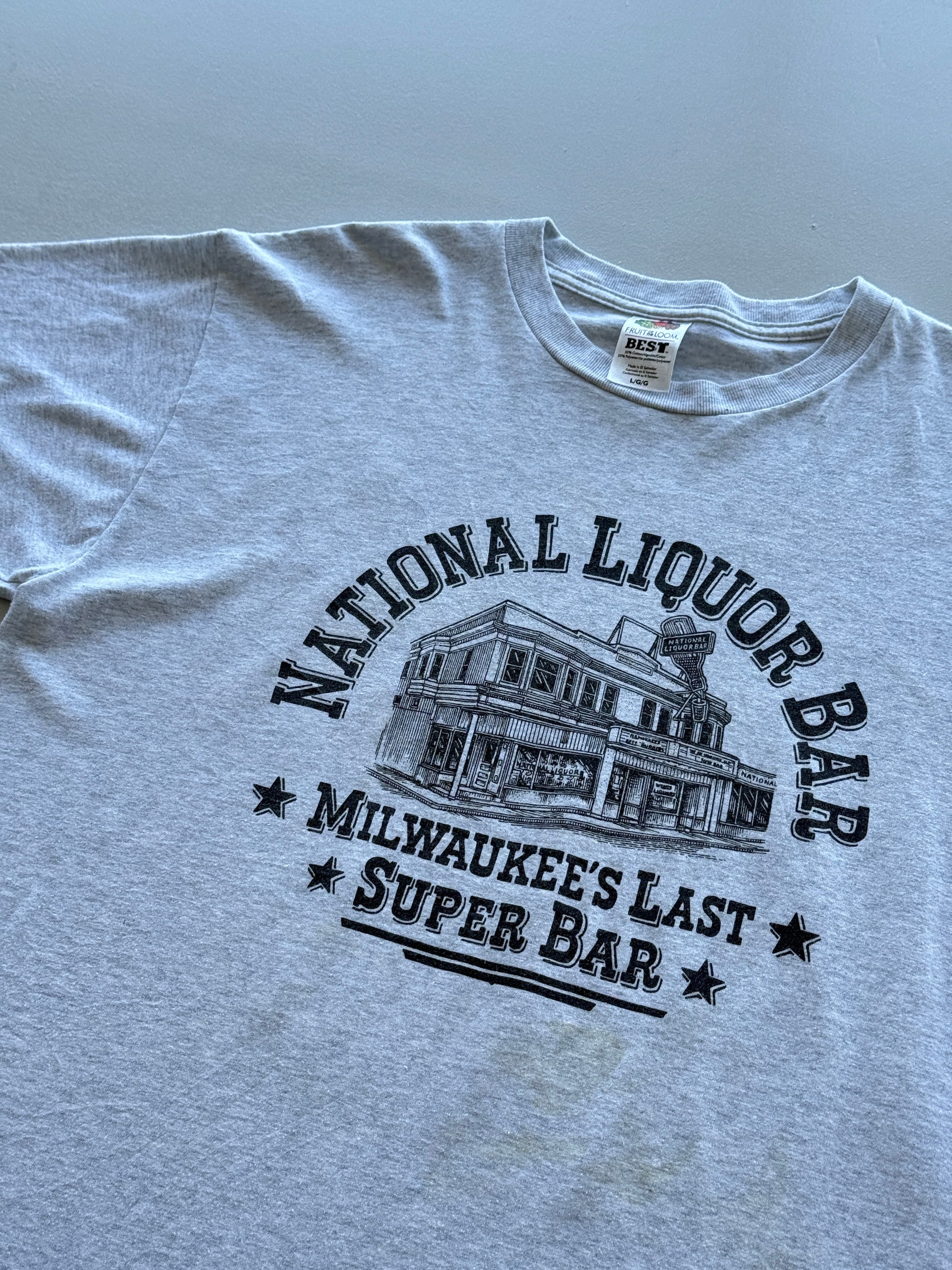 Fruit of the Loom National Liquor Bar Milwaukee Vintage T-Shirt - Medium