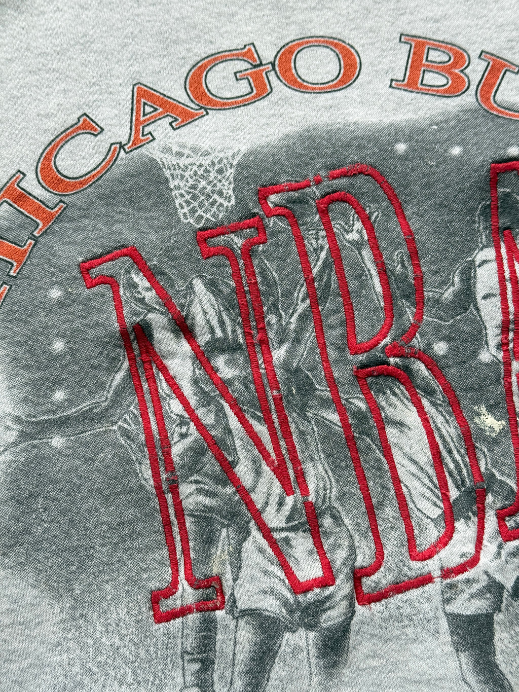 Grey Chicago Bulls 90's Vintage NBA Nutmeg Graphic Sweatshirt- Medium
