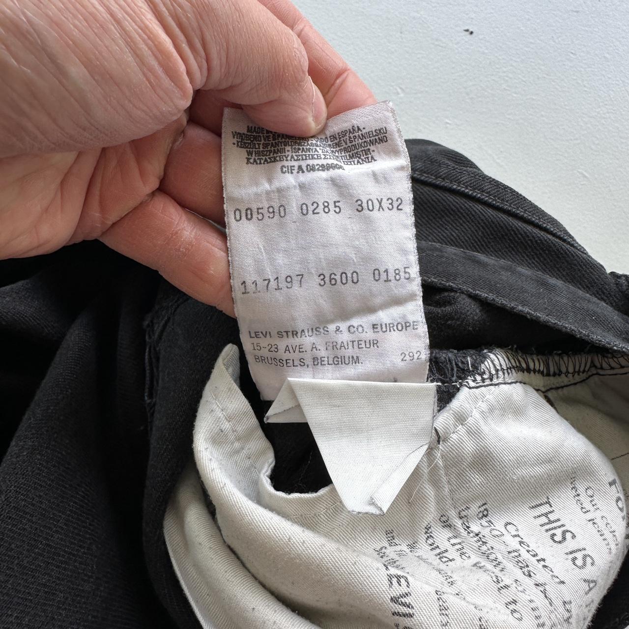 Black Vintage Levi's 590 - 30" x 30"