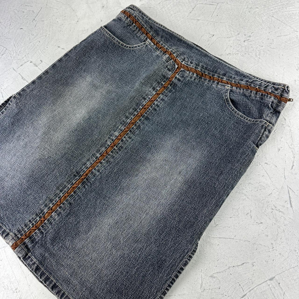 Squeeze Denim Vintage Mini Skirt - W30 L21