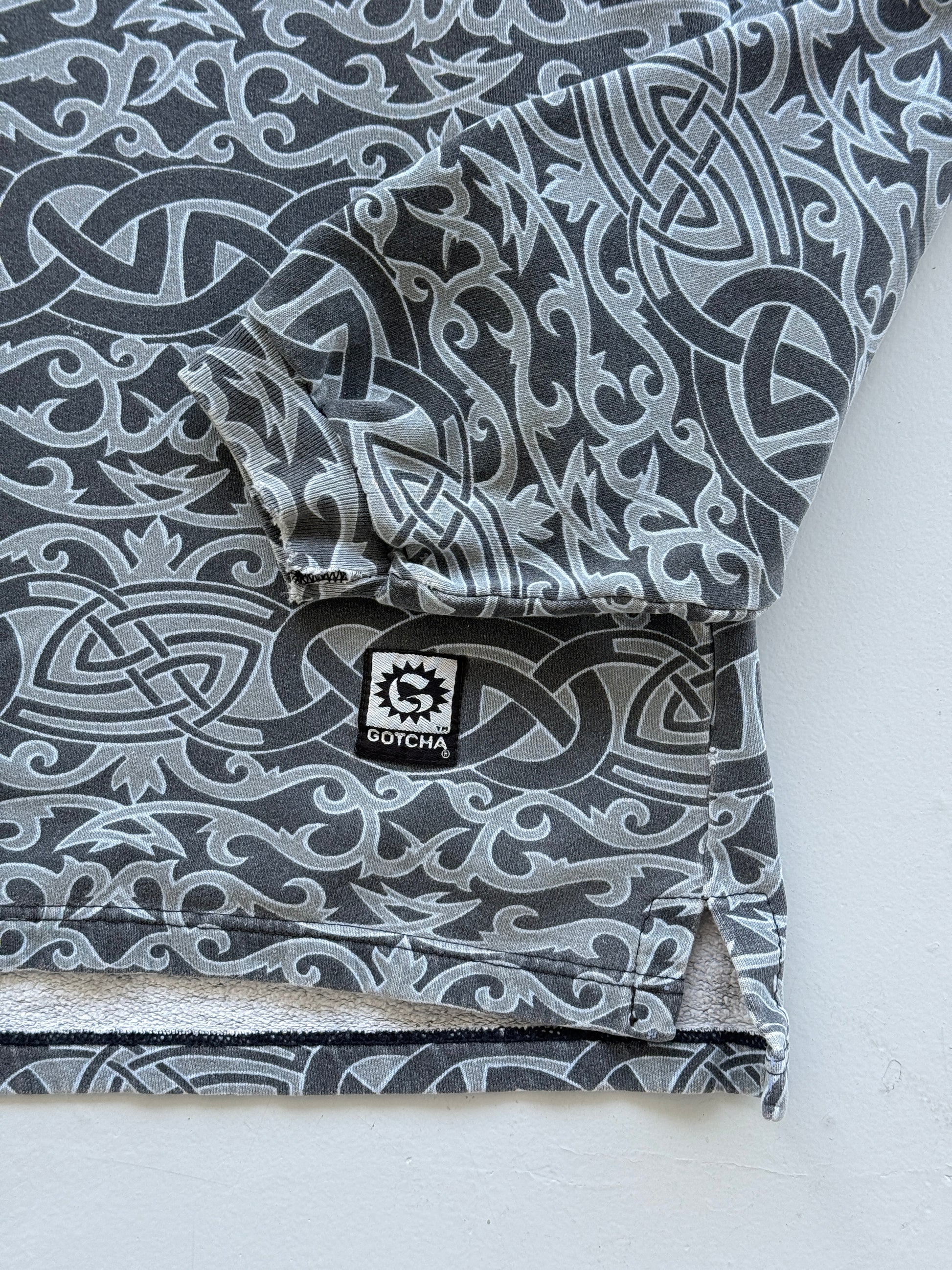 Gotcha All-Over Print 90's Vintage Surf Sweatshirt - Medium Oversized