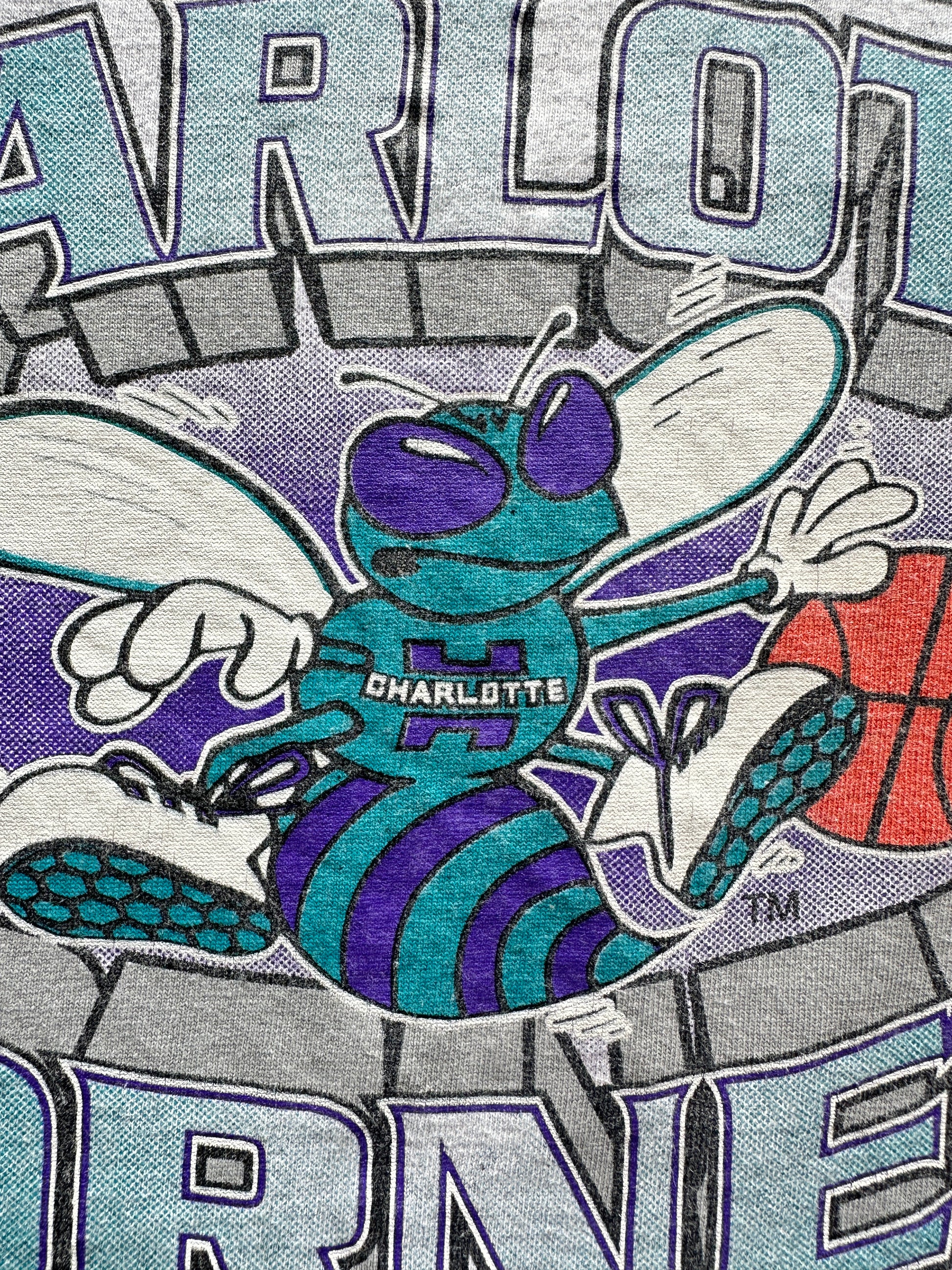 Trench Charlotte Hornets NBA 90s Vintage Single Stitch T-Shirt - Small