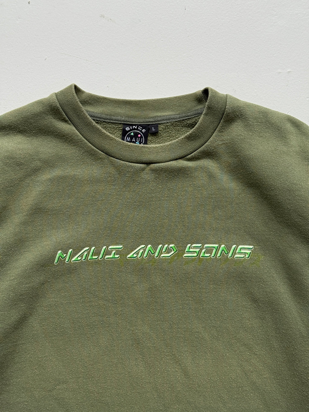 Maui and Sons Shark Racer Graphic 90's Vintage Sweatshirt - Large