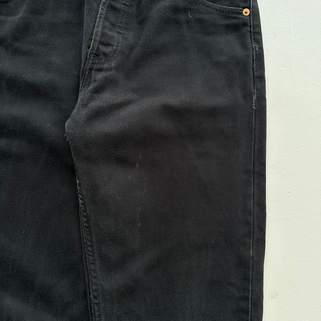 Black Vintage Levi's 590 - 30" x 30"