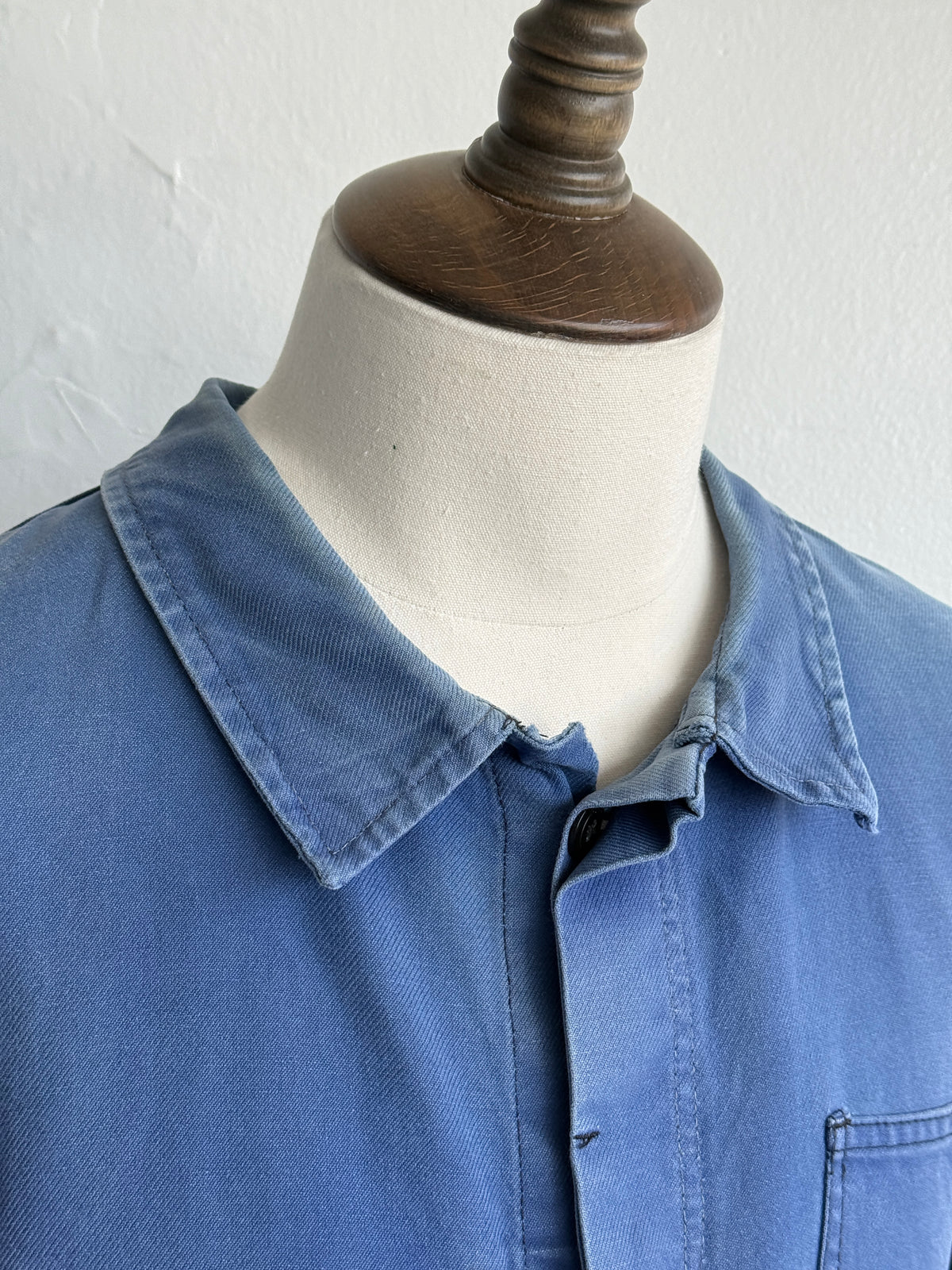 Faded Blue French 1950s/60s Vintage Workwear Chore Jacket CH486 - Medium
