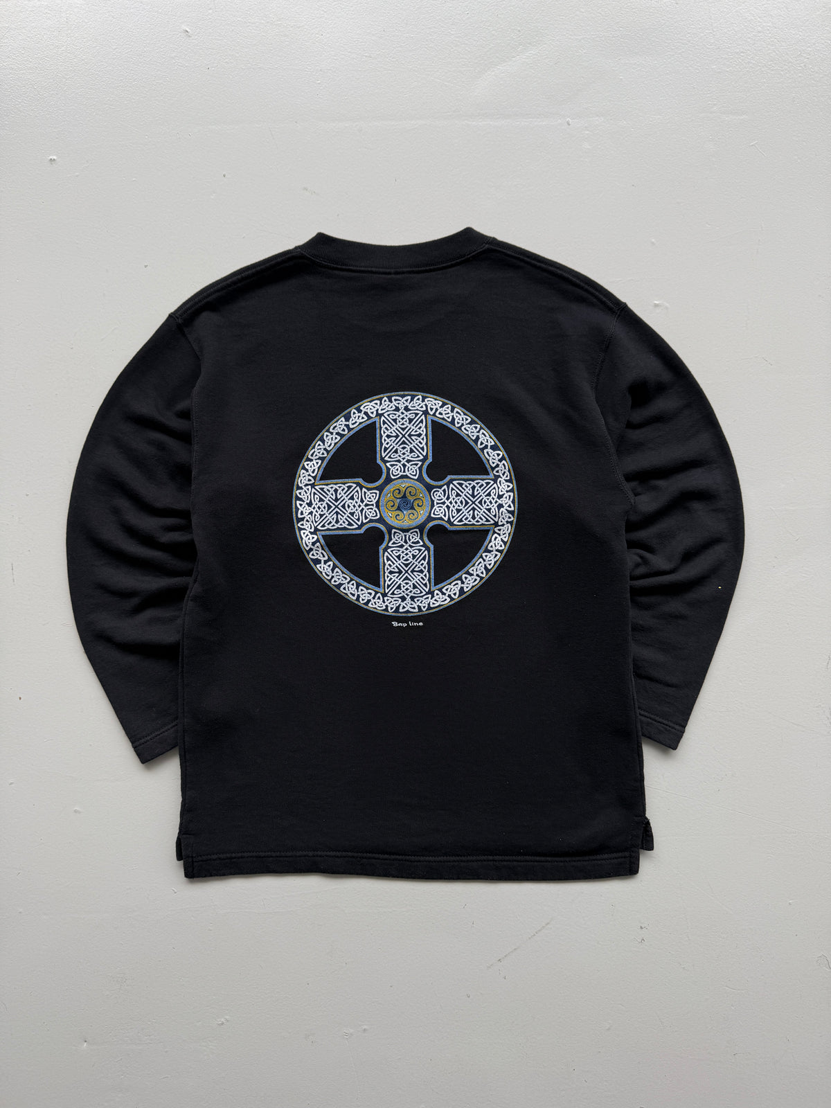 Black Celtic Design 90's Vintage Sweatshirt - Medium