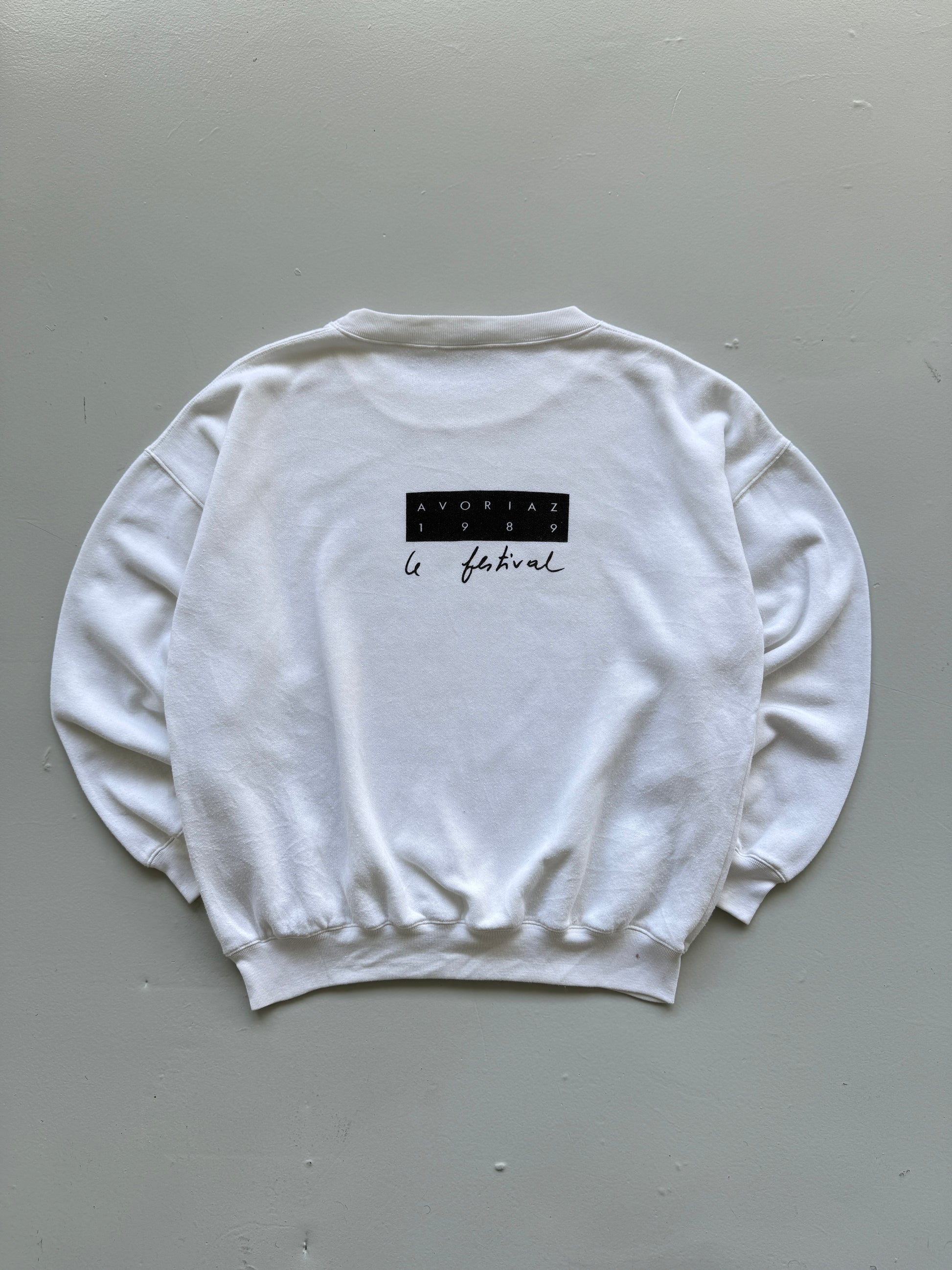 White Avoriaz 80's Vintage Ssychedelic Ski Resort Graphic Sweatshirt - Medium