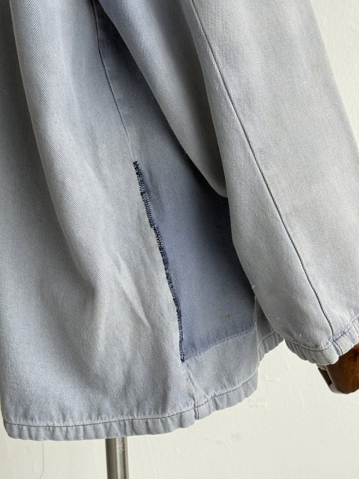 Faded Blue French 1960's Vintage Ghost Pocket Chore Jacket CH448 - Large