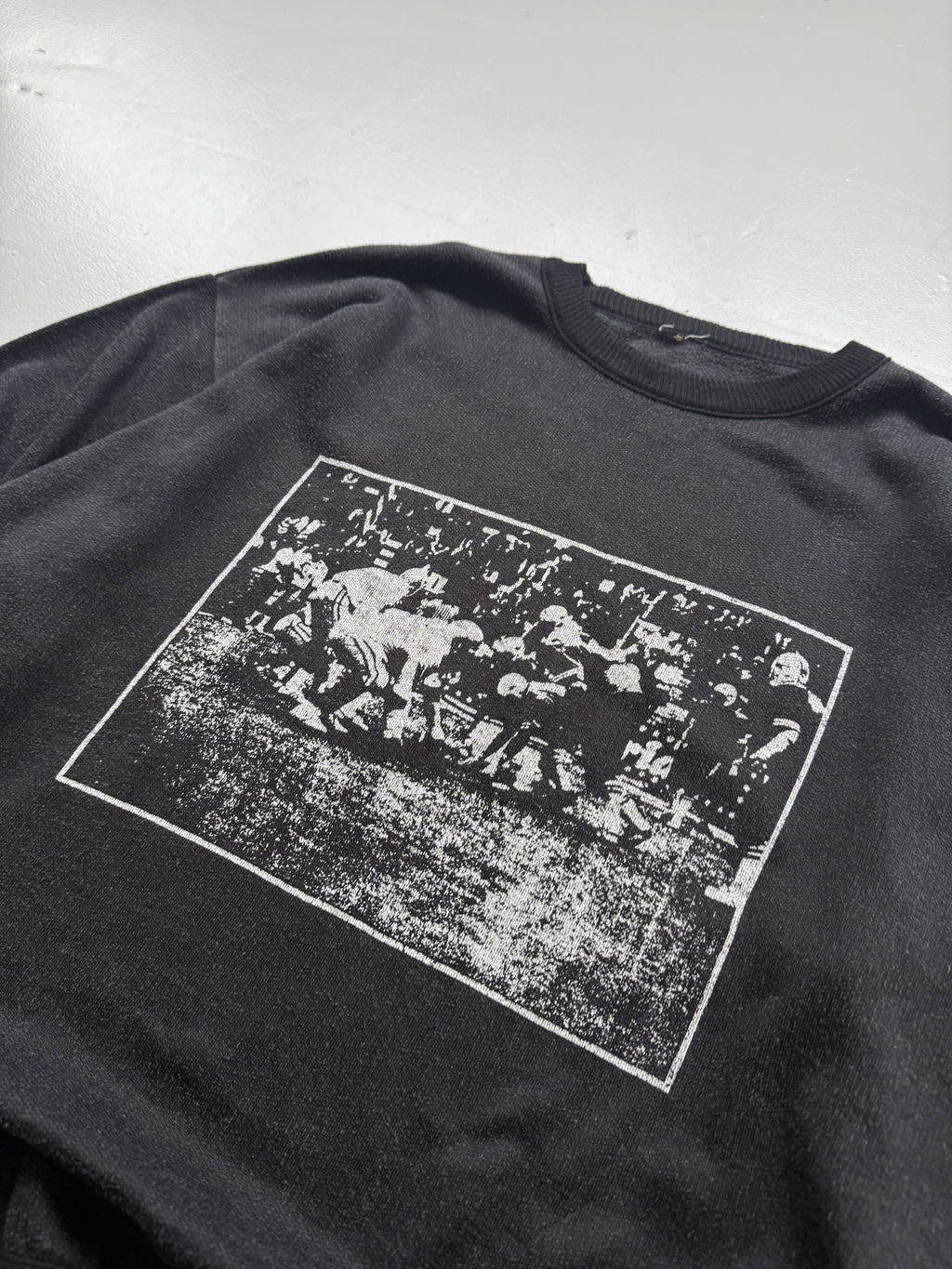 Black American Football 80's Vintage Graphic Sweatshirt Jumper - Large