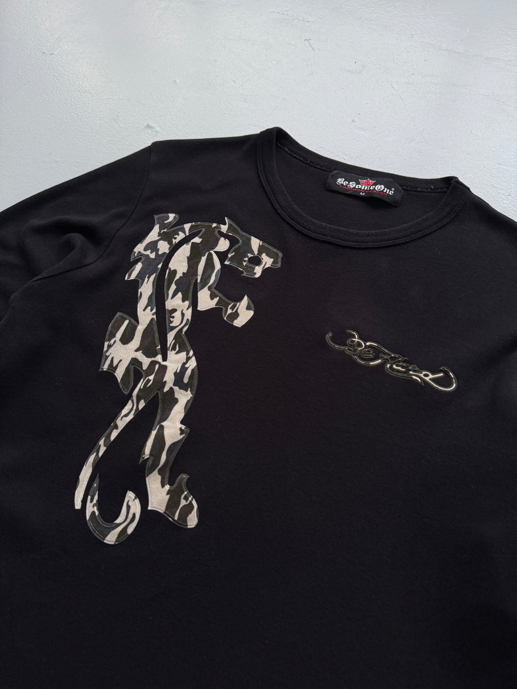 Black 00's Vintage Y2K Graphic Long Sleeve T-Shirt - Medium