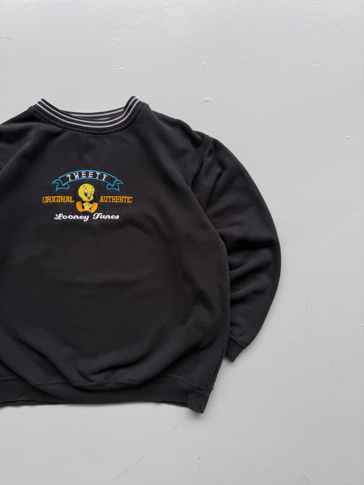 Looney Tunes Tweety Original Authentic Y2K Vintage Sweatshirt - Medium