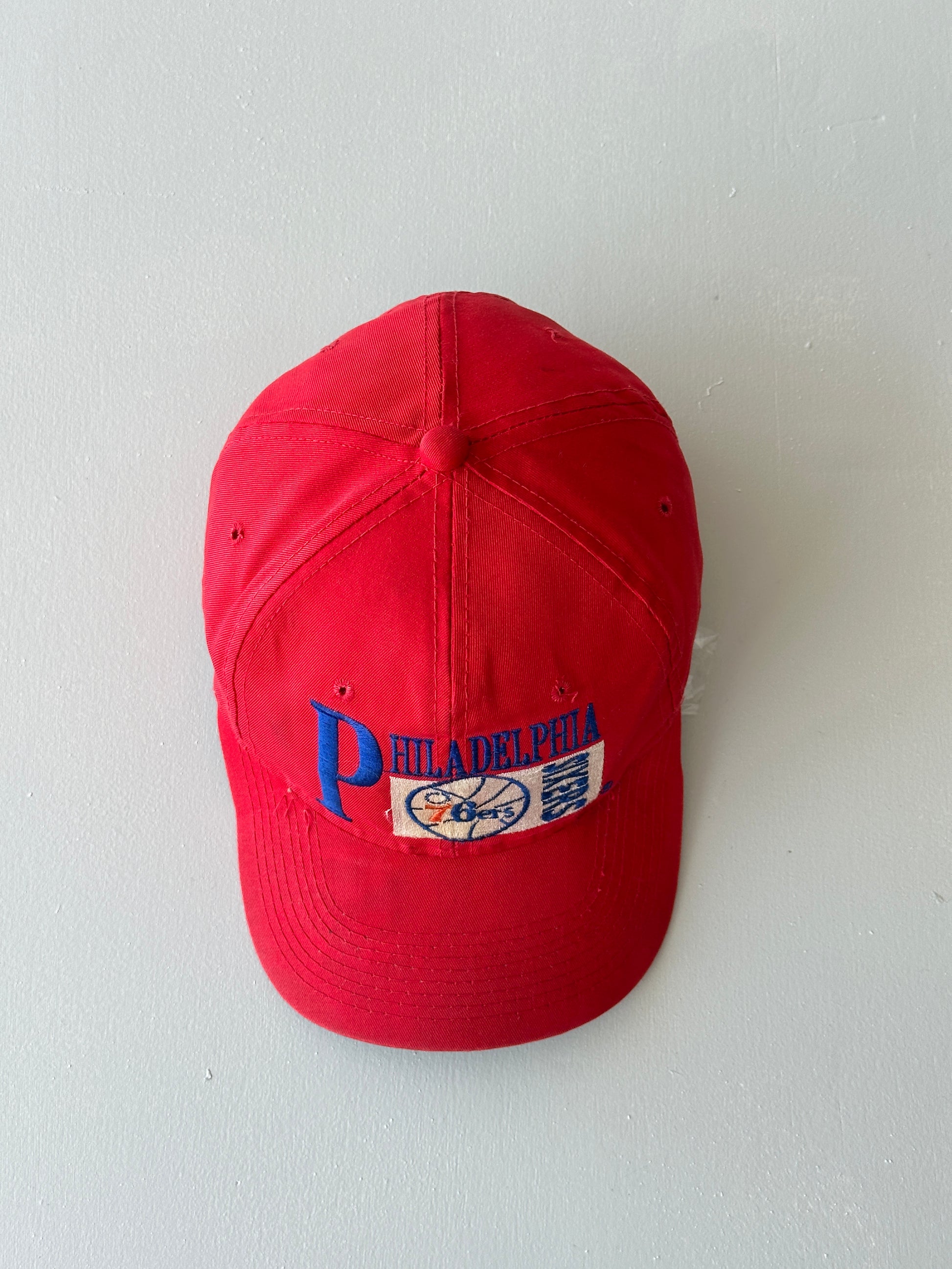 Red Philadelphia 76ers 90's Vintage SnapBack Trucker Cap