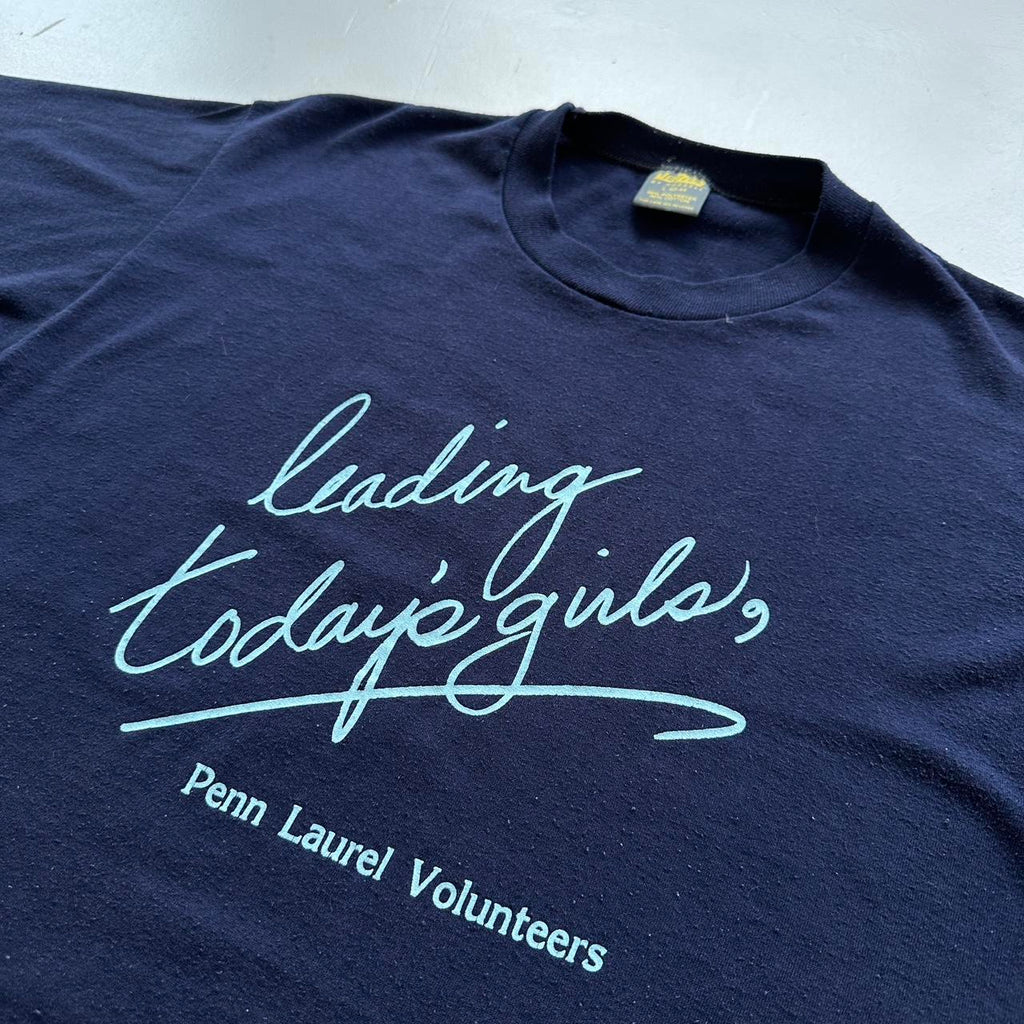 Navy Girl Scouts 90s Vintage T-shirt - Medium