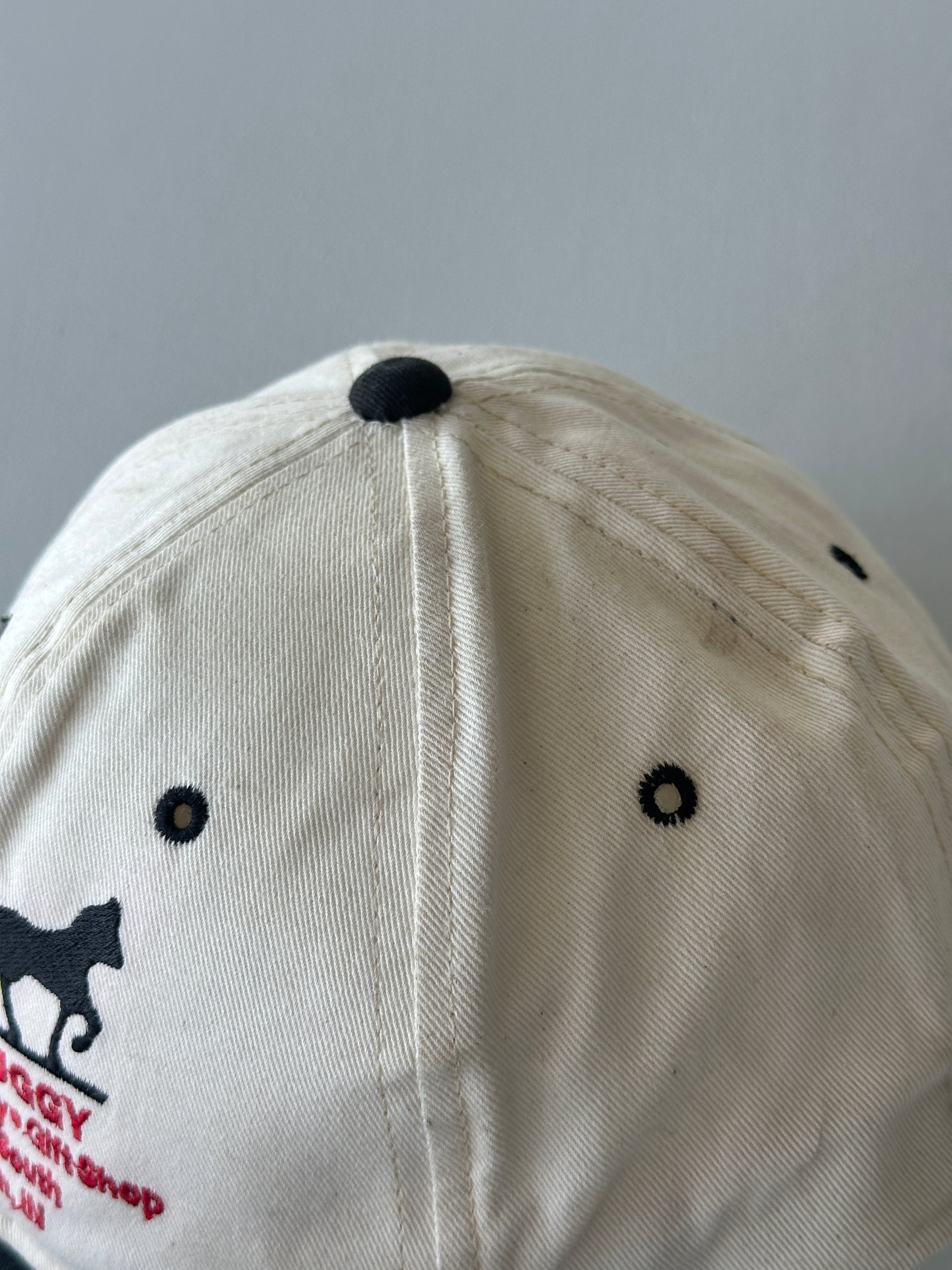 White / Black Black Buggy Restaurant 90's Vintage SnapBack Trucker Cap