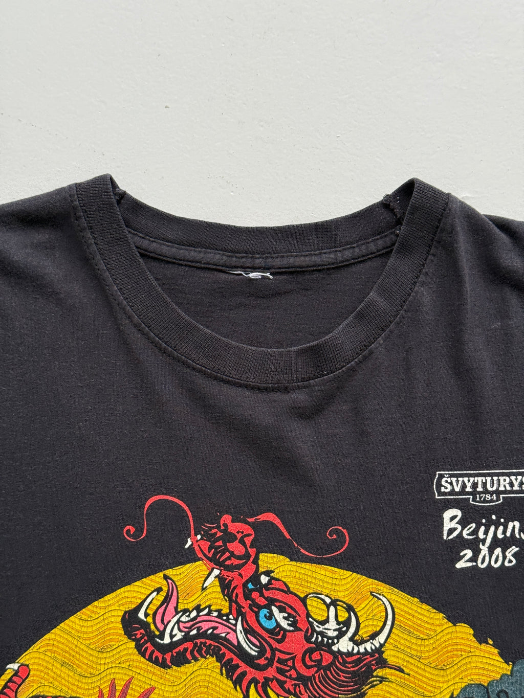 Black Chinese Dragon 00's Vintage Graphic Tourist T-Shirt - Large
