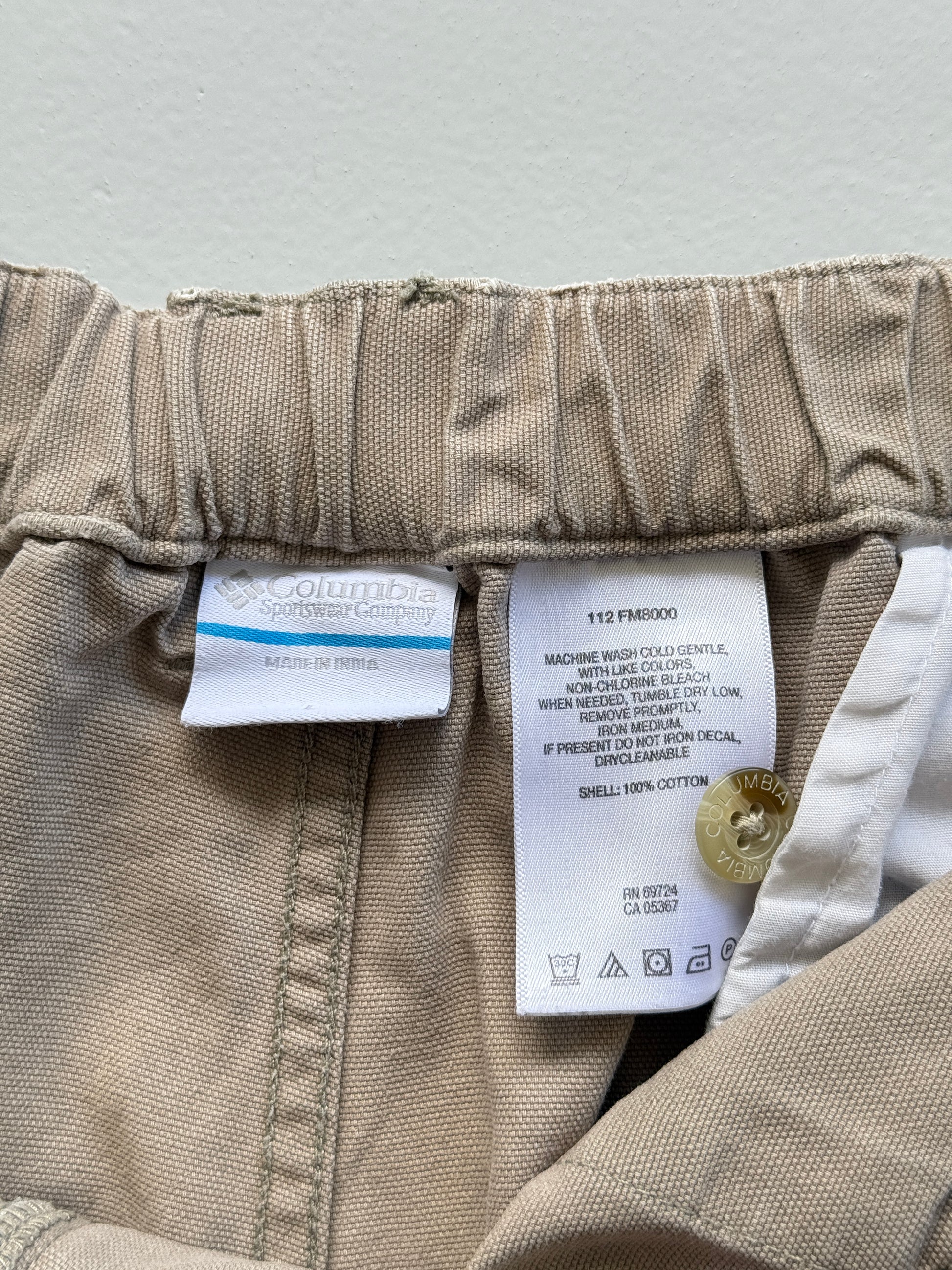 Beige Columbia 00's Vintage Hiking Cargo Shorts - W40 x L8