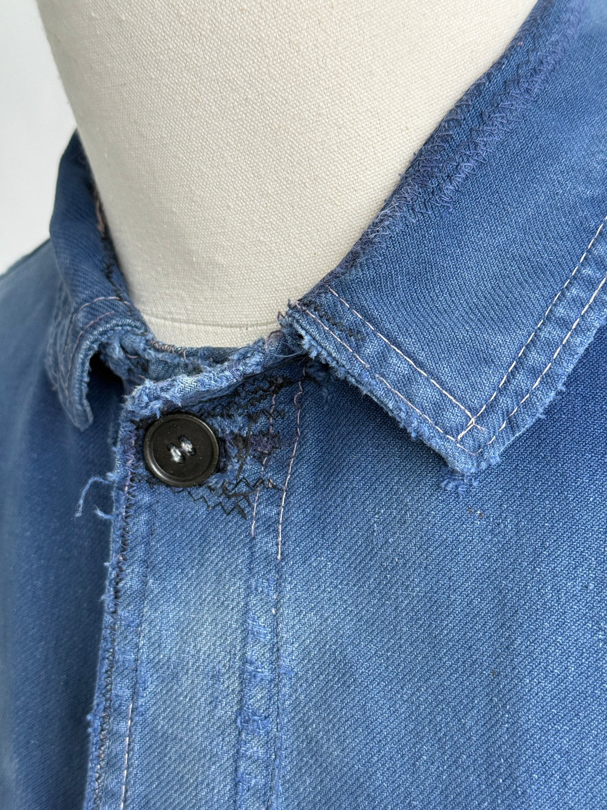 Thrashed Blue French 1960s Vintage Workwear Chore Jacket CH446 - Small
