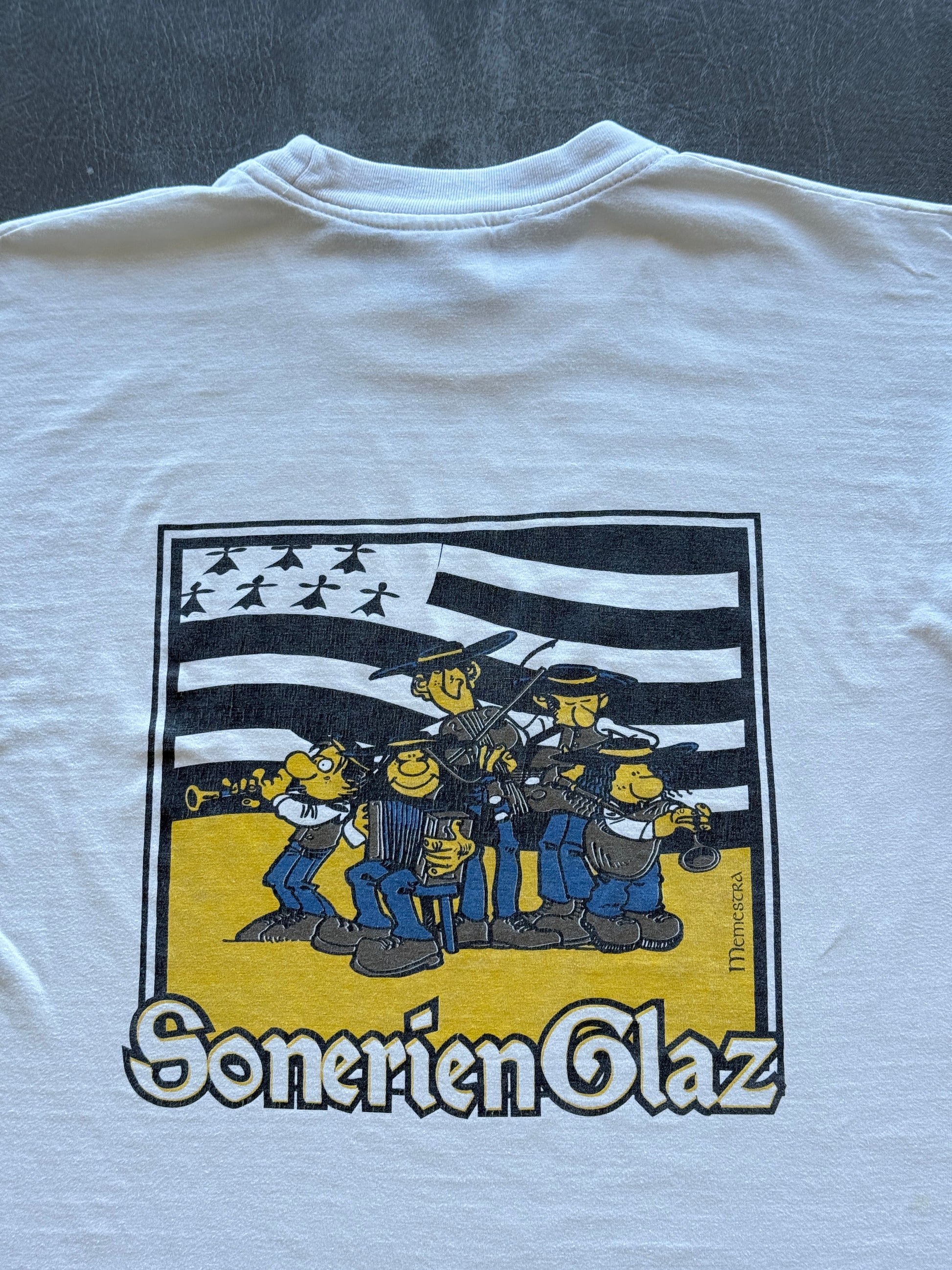 White Sonerien Glaz Breton Folk Band Vintage Graphic T-Shirt - Small