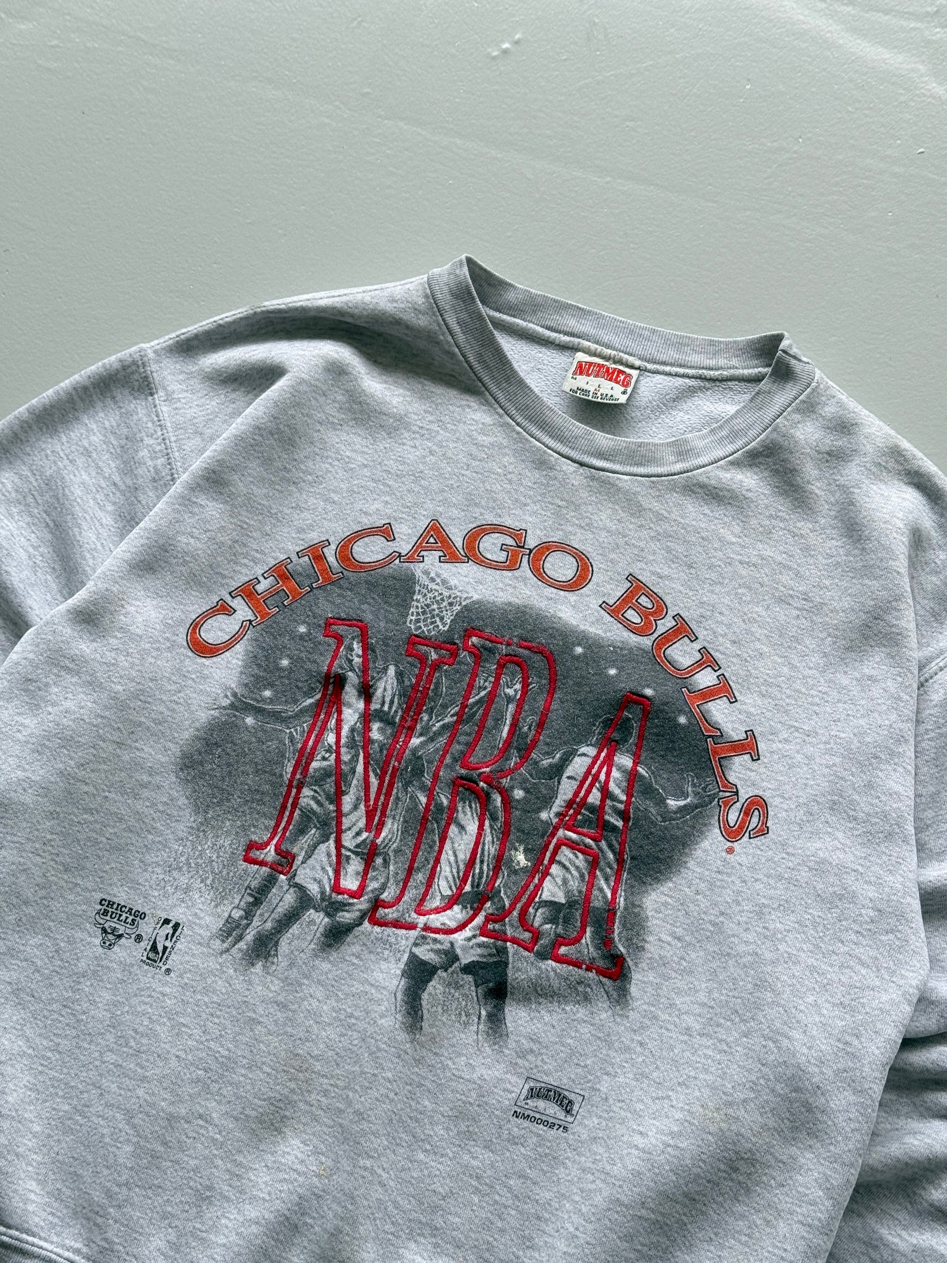 Grey Chicago Bulls 90's Vintage NBA Nutmeg Graphic Sweatshirt- Medium