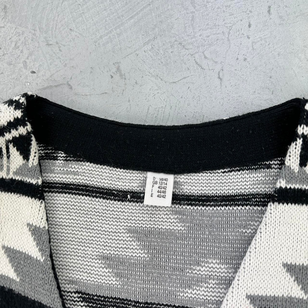 White Knitted Patterned Vintage 90s Sweater Vest - Large