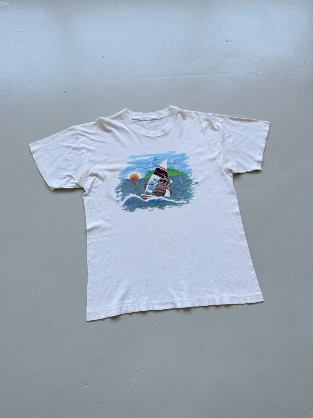 Cavas Castellblanch Single Stitch 80's Vintage Graphic T-Shirt - Large