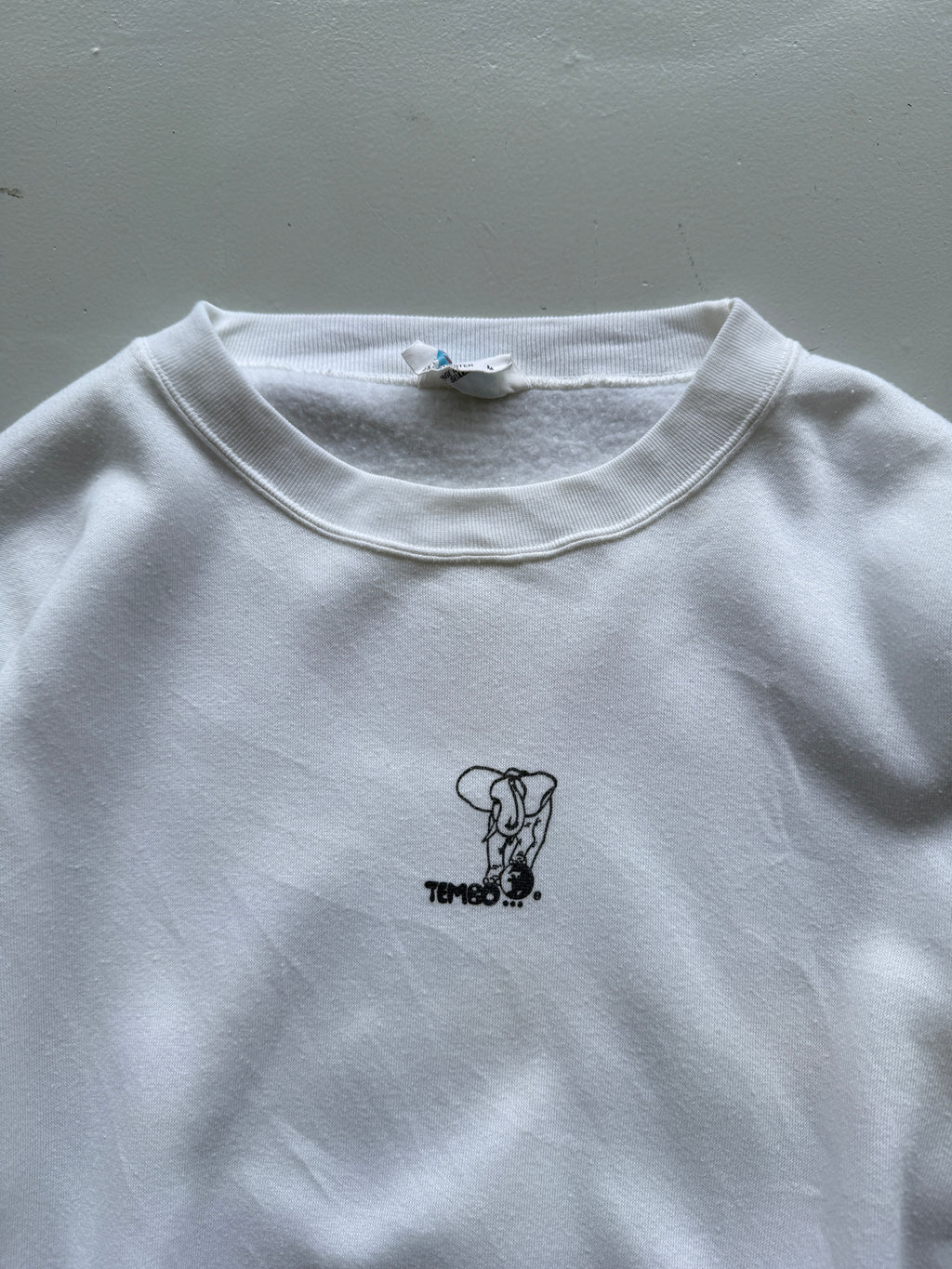 White Elephant Safari 90's Vintage Animal Graphic Sweatshirt Jumper - Medium