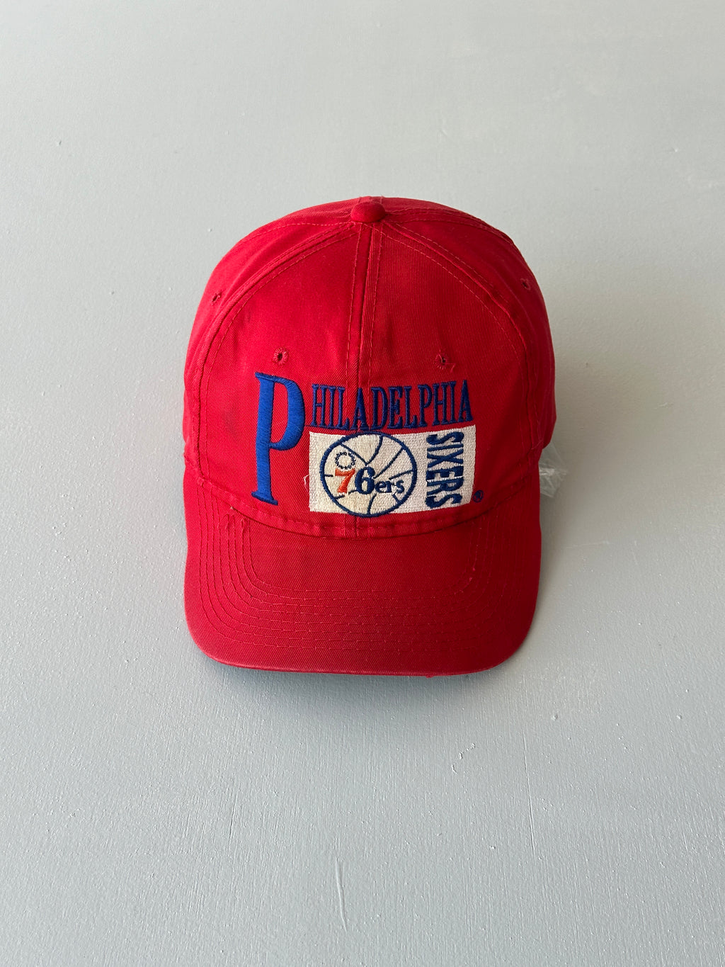 Red Philadelphia 76ers 90's Vintage SnapBack Trucker Cap