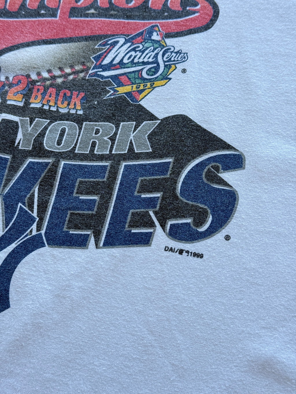 White New York Yankees 1999 World Series Back 2 Back Vintage Graphic T-Shirt - X