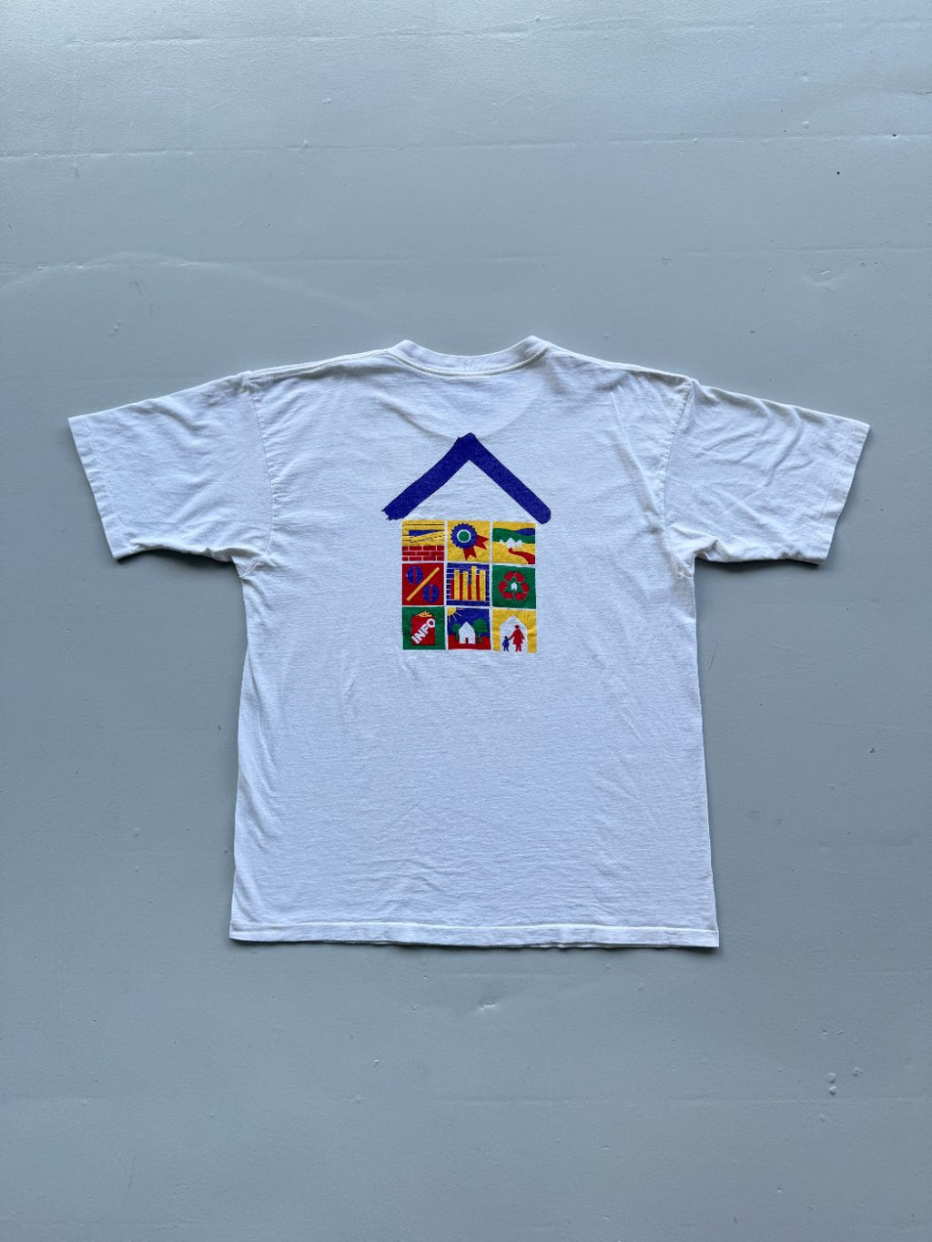 Gildan Single Stitch Housing Graphic 90's Vintage T-Shirt - XL