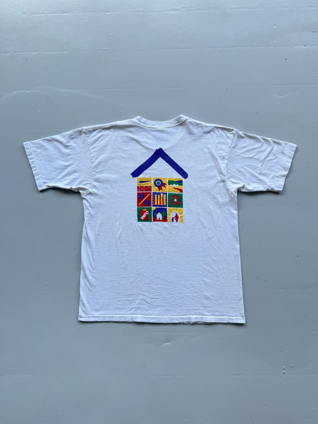 Gildan Single Stitch Housing Graphic 90's Vintage T-Shirt - XL