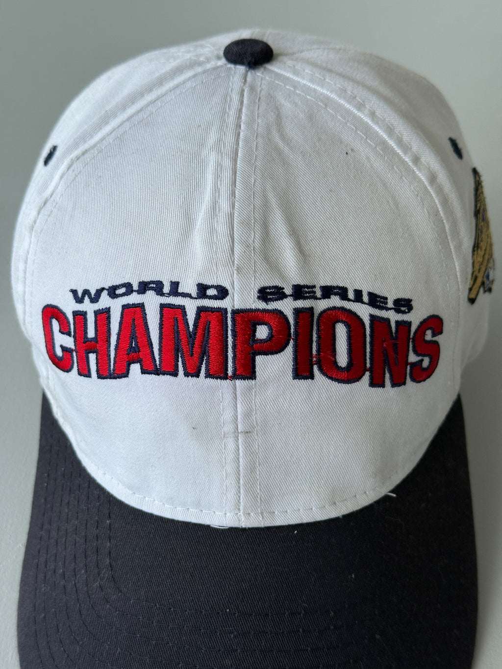 White / Navy Starter MLB World Series Champions 90's Vintage SnapBack Trucker Ca