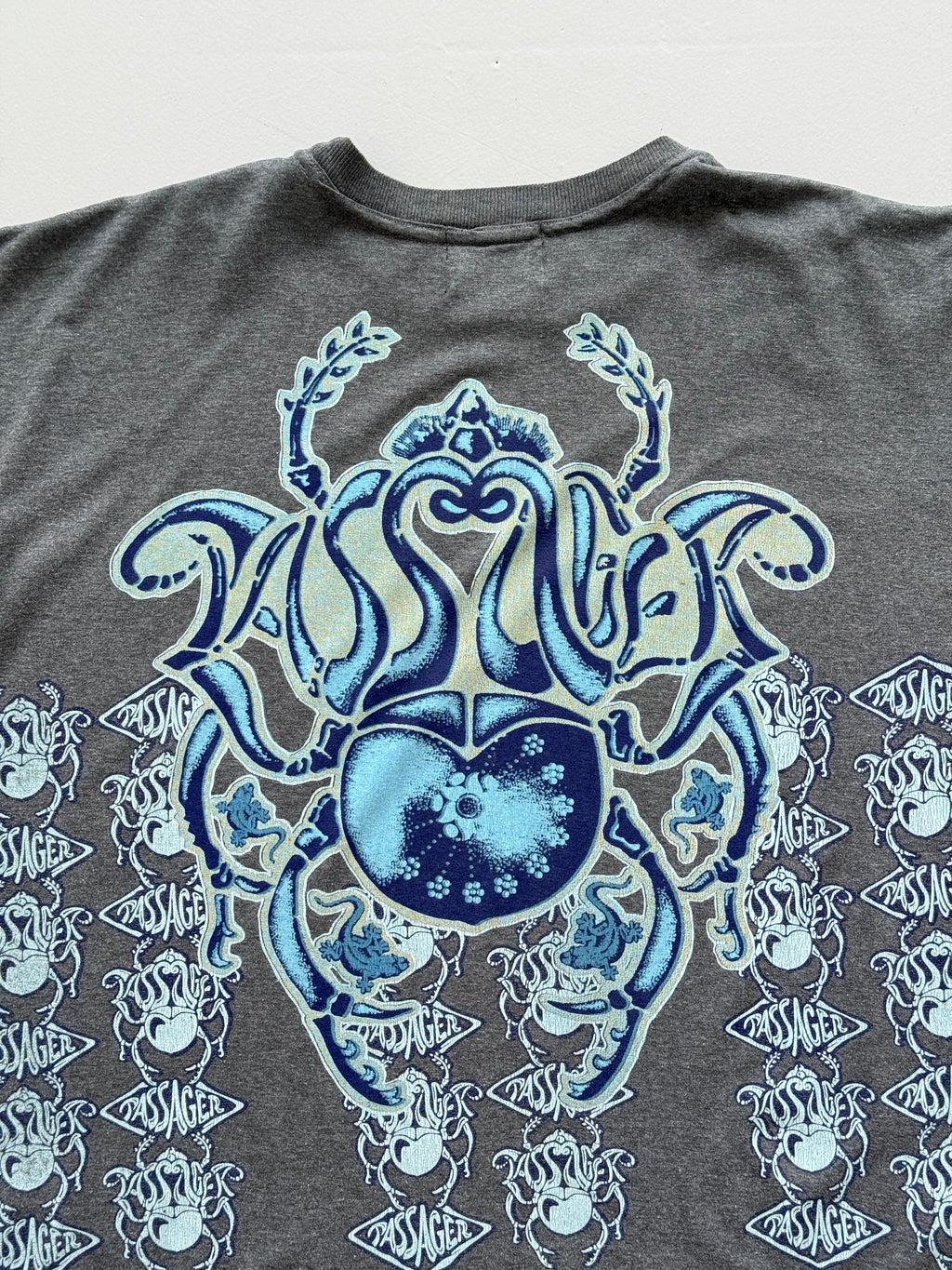 Grey Passager Modern Tribes Scarab Beetle Y2K Vintage Graphic T-Shirt - XL