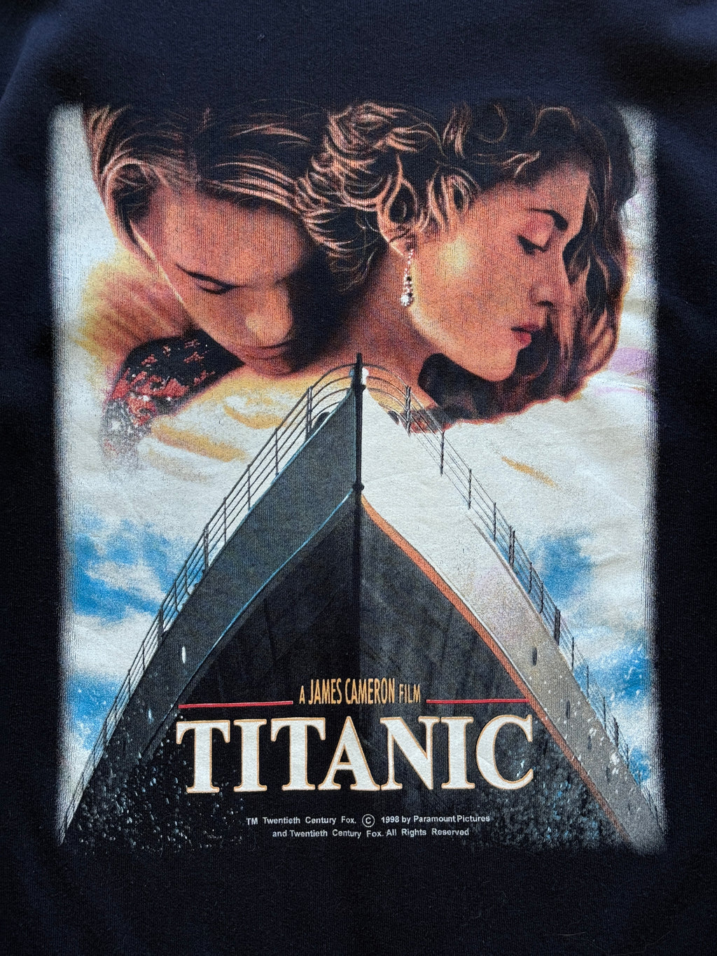 Black Titanic 90's Vintage Graphic Movie Poster Sweatshirt Jumper - Small