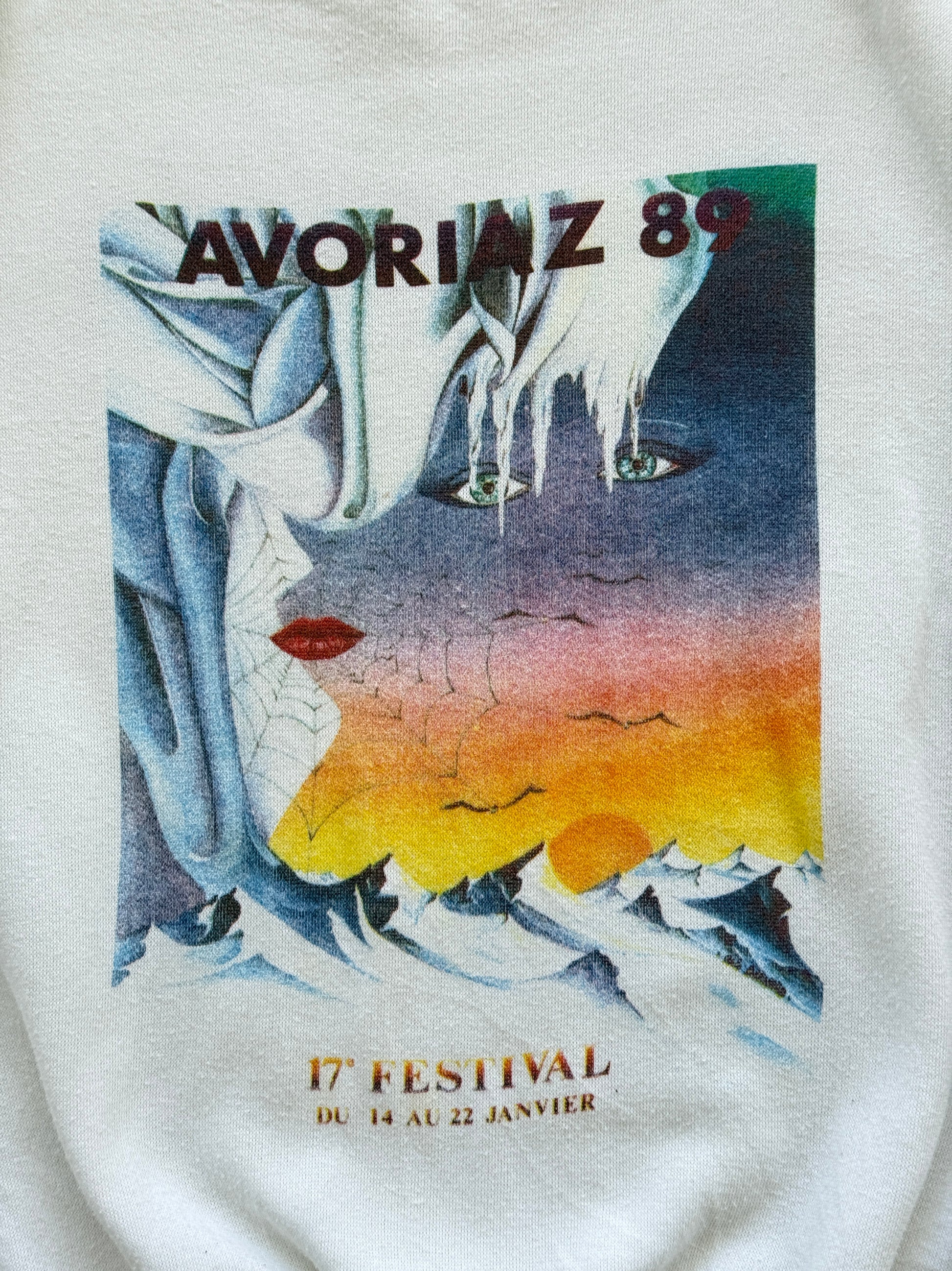 White Avoriaz 80's Vintage Ssychedelic Ski Resort Graphic Sweatshirt - Medium