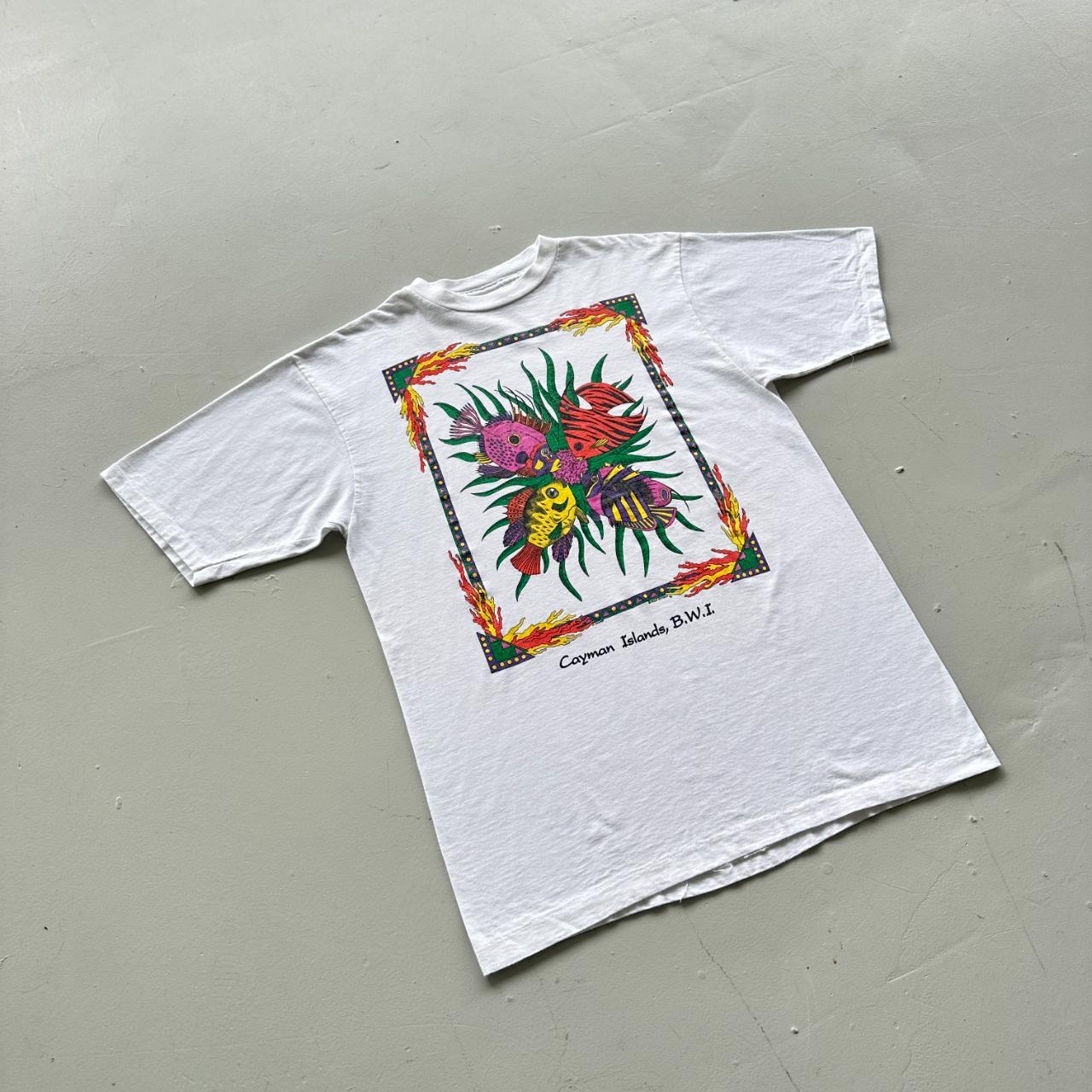 White Cayman Islands Fishes Vintage 90's T-shirt - Large