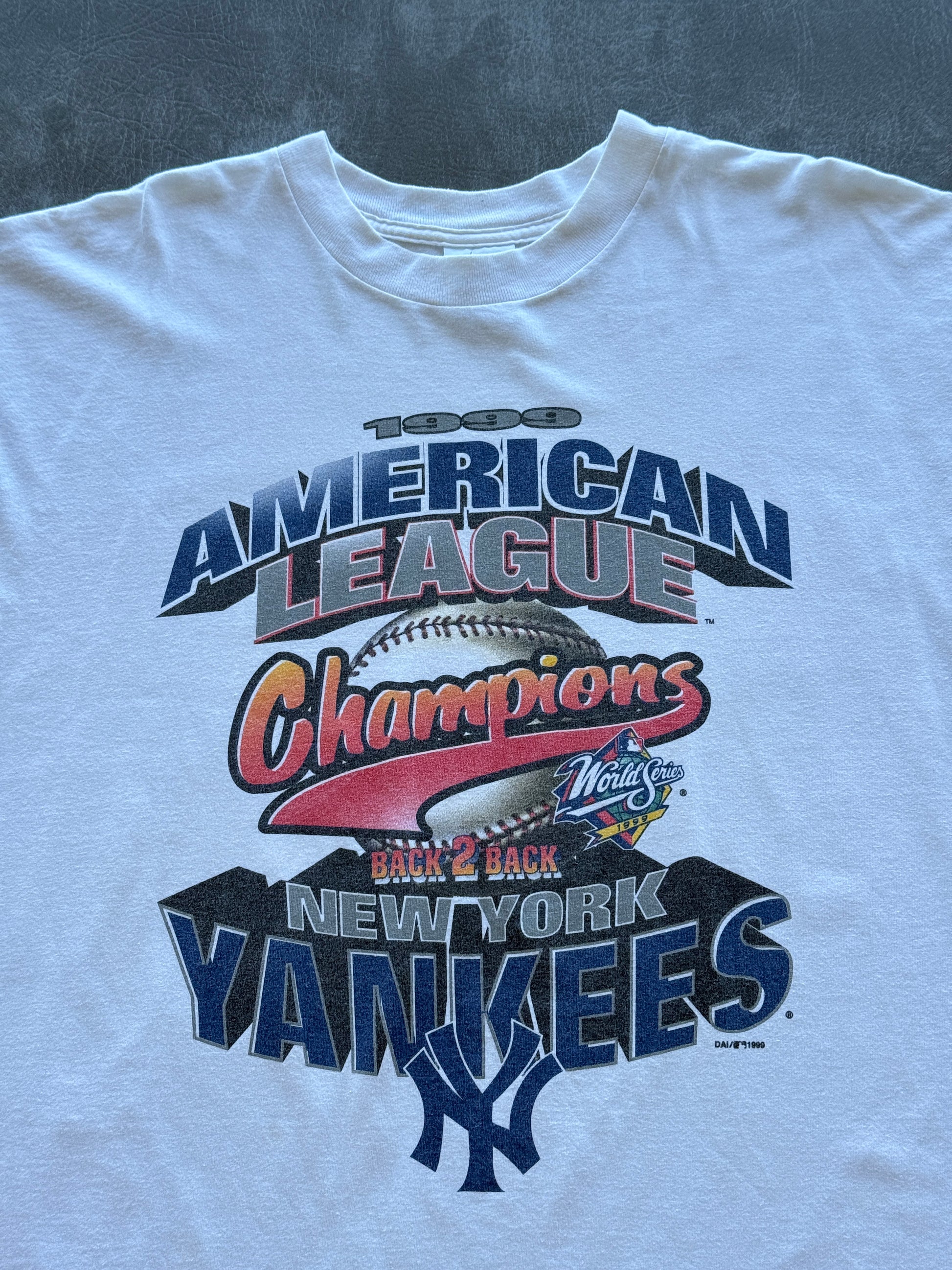 White New York Yankees 1999 World Series Back 2 Back Vintage Graphic T-Shirt - X