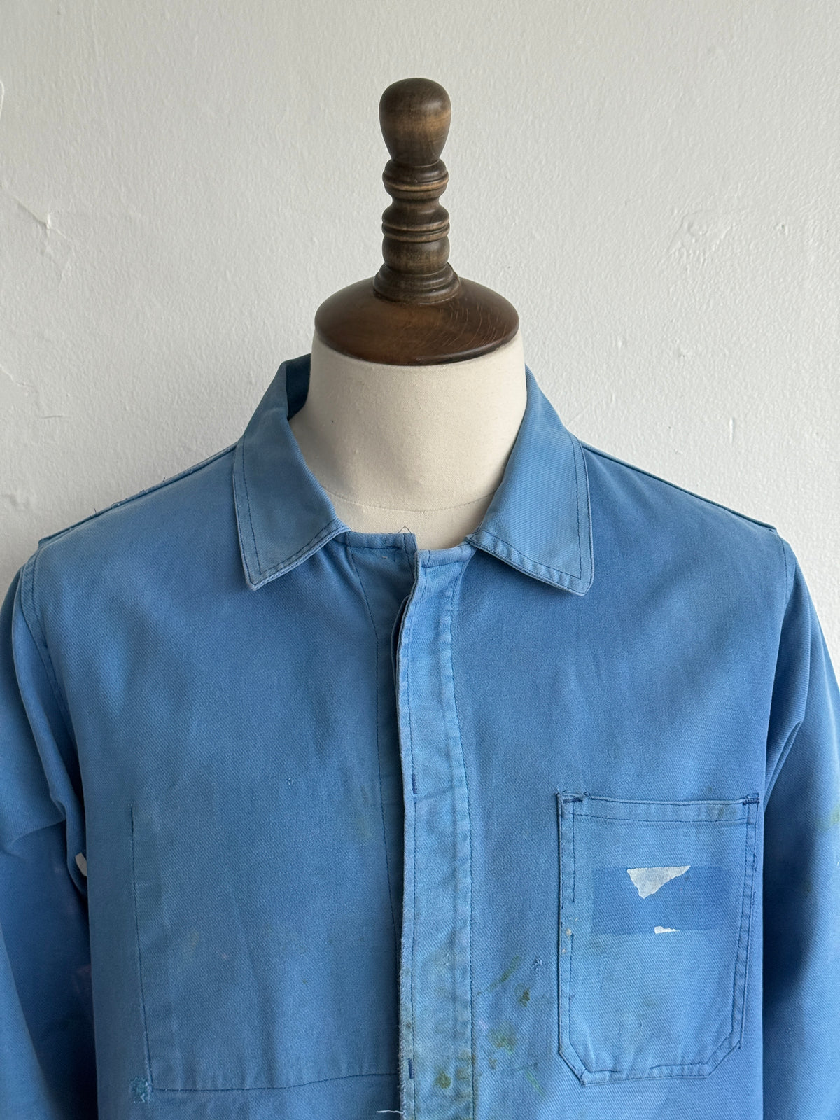 Thrashed Blue French 1970's Vintage Workwear Chore Jacket CH550 - Medium