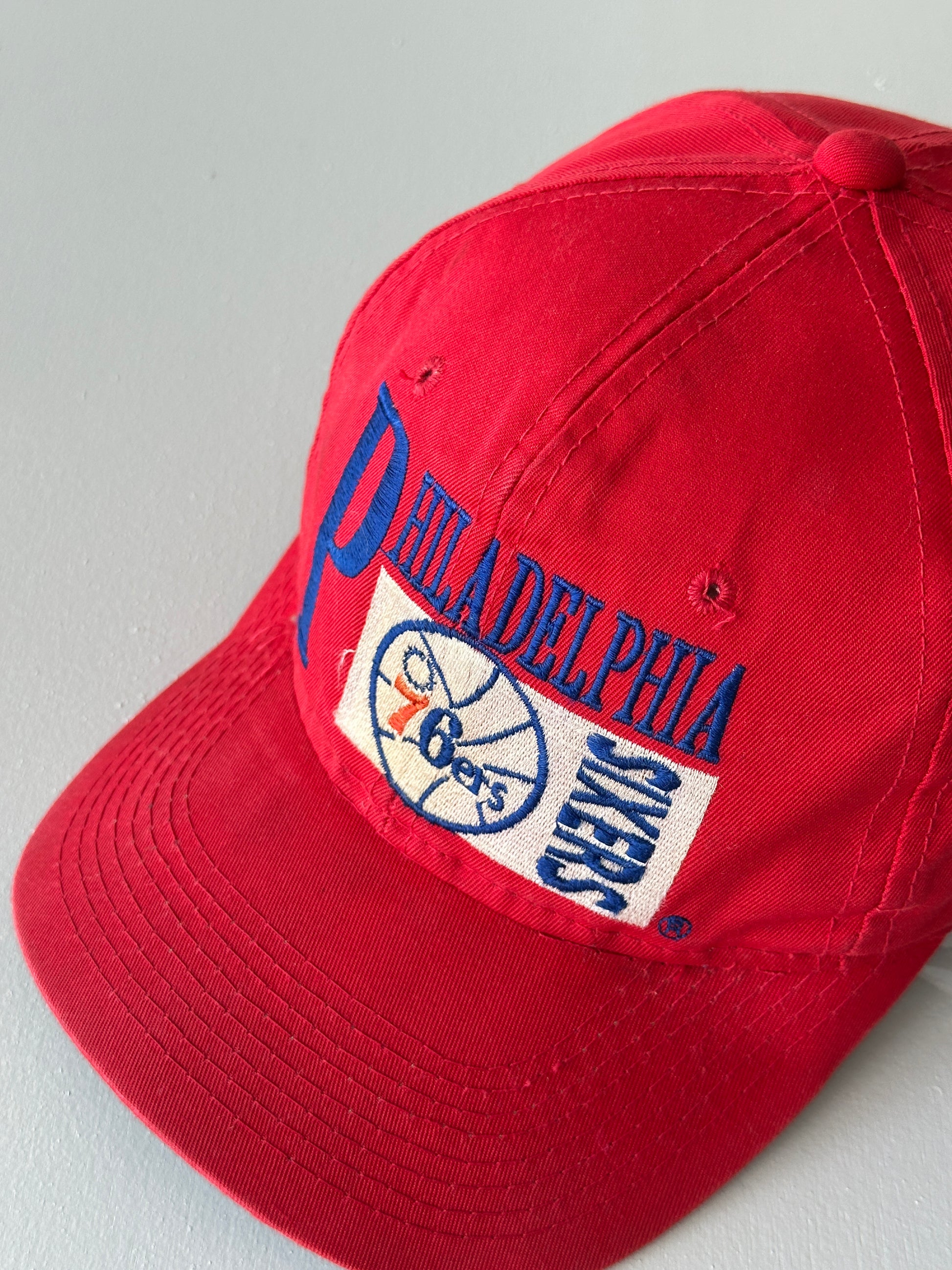 Red Philadelphia 76ers 90's Vintage SnapBack Trucker Cap