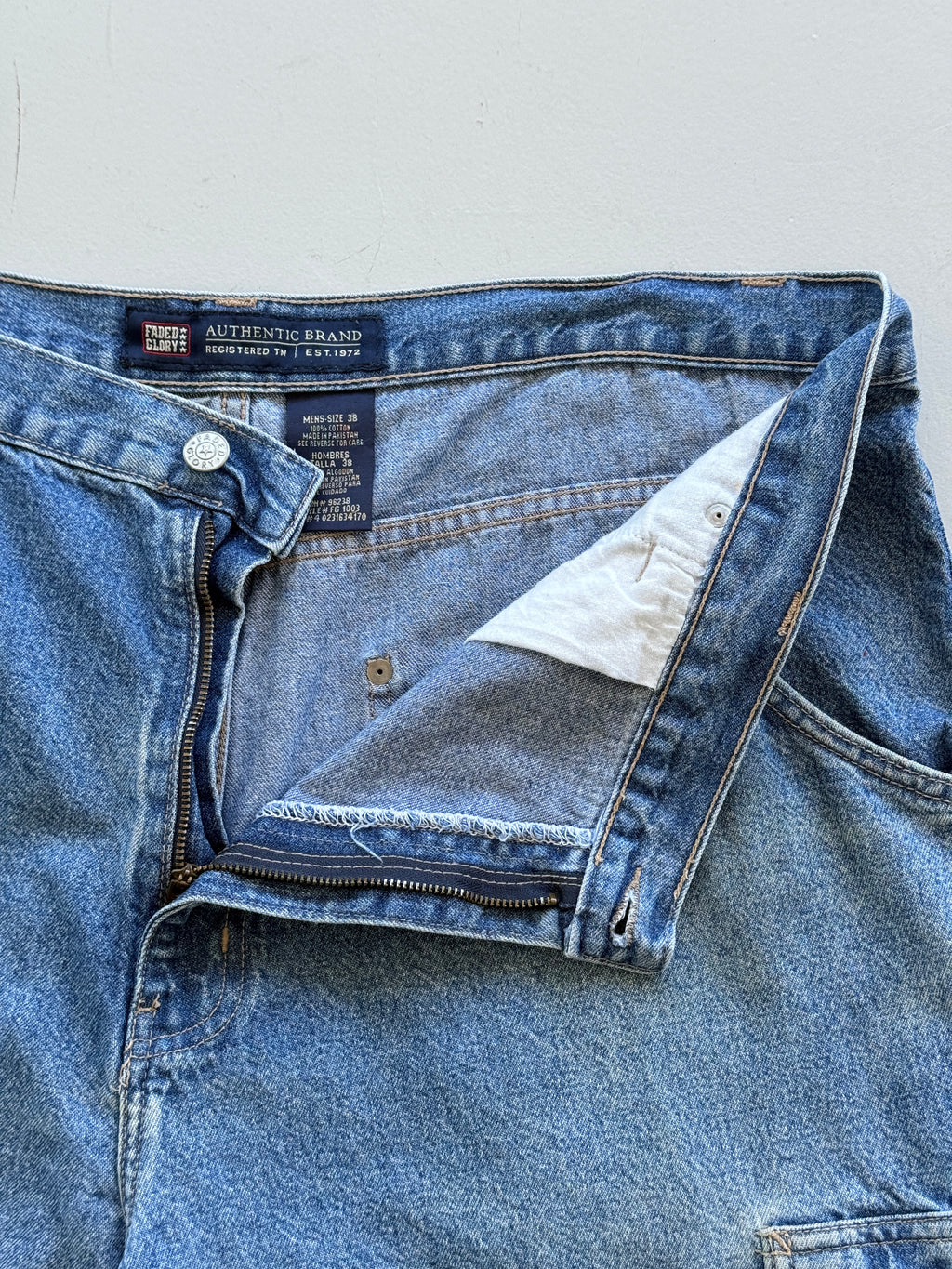 Blue Faded Glory 00's Vintage Y2K Baggy Hip Hop Cargo Shorts - W40 x L10.5