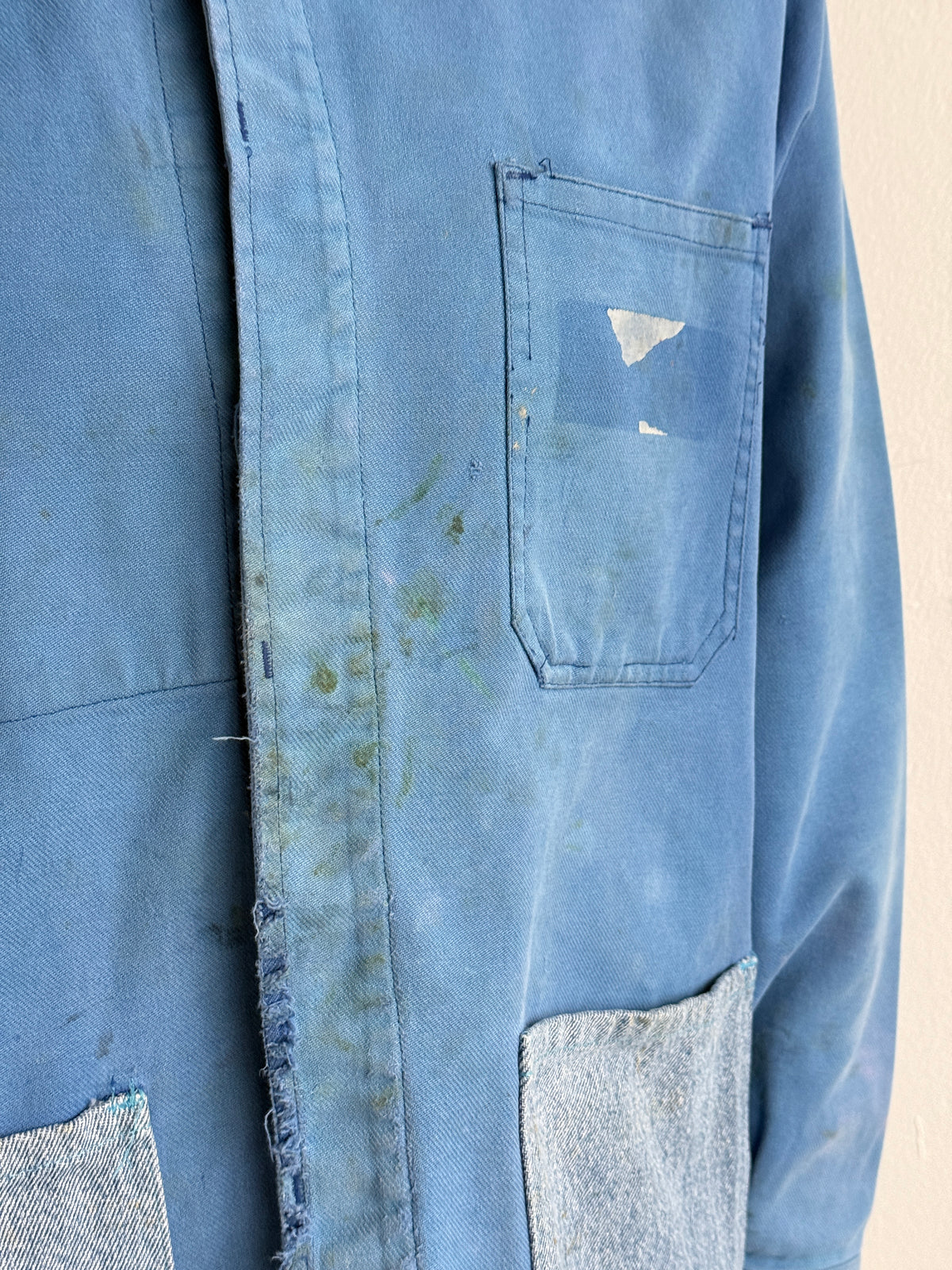 Thrashed Blue French 1970's Vintage Workwear Chore Jacket CH550 - Medium