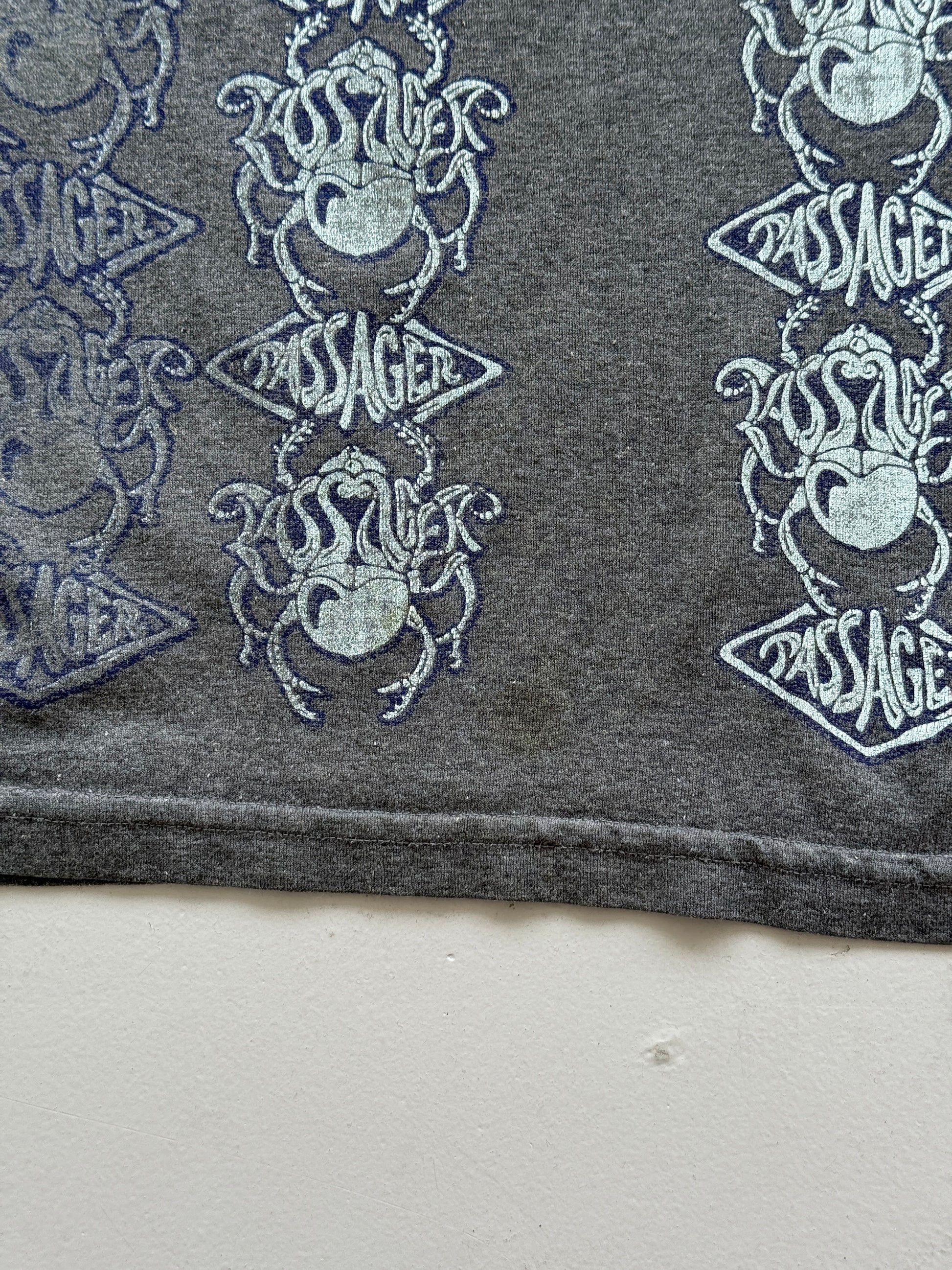 Grey Passager Modern Tribes Scarab Beetle Y2K Vintage Graphic T-Shirt - XL