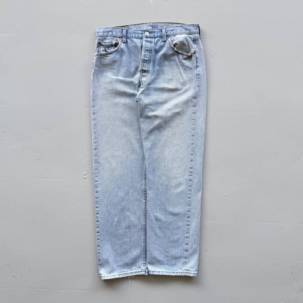 Light Blue Levi's 501 Denim Straight Leg 90's Vintage Jeans - 33” x 30”