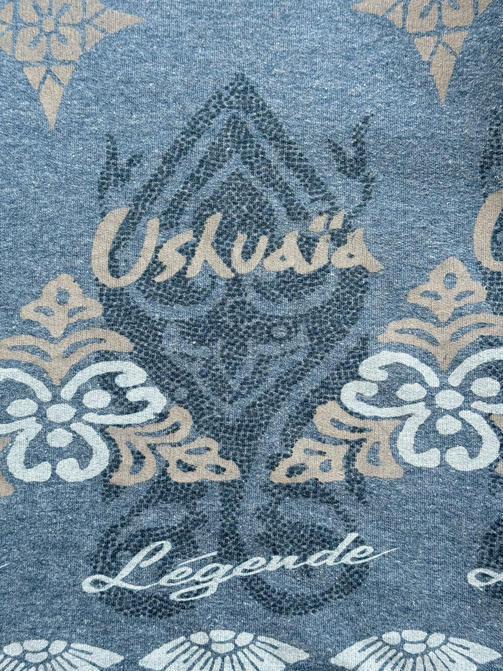 Ushuaïa Légende 90's Vintage Graphic Sweatshirt - Large